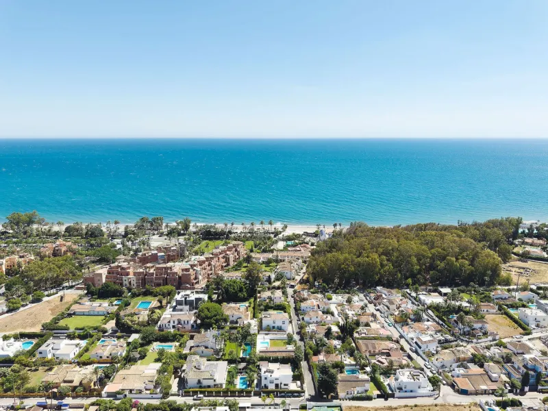 Welcome to this charming beachside villa with private pool in San Pedro!