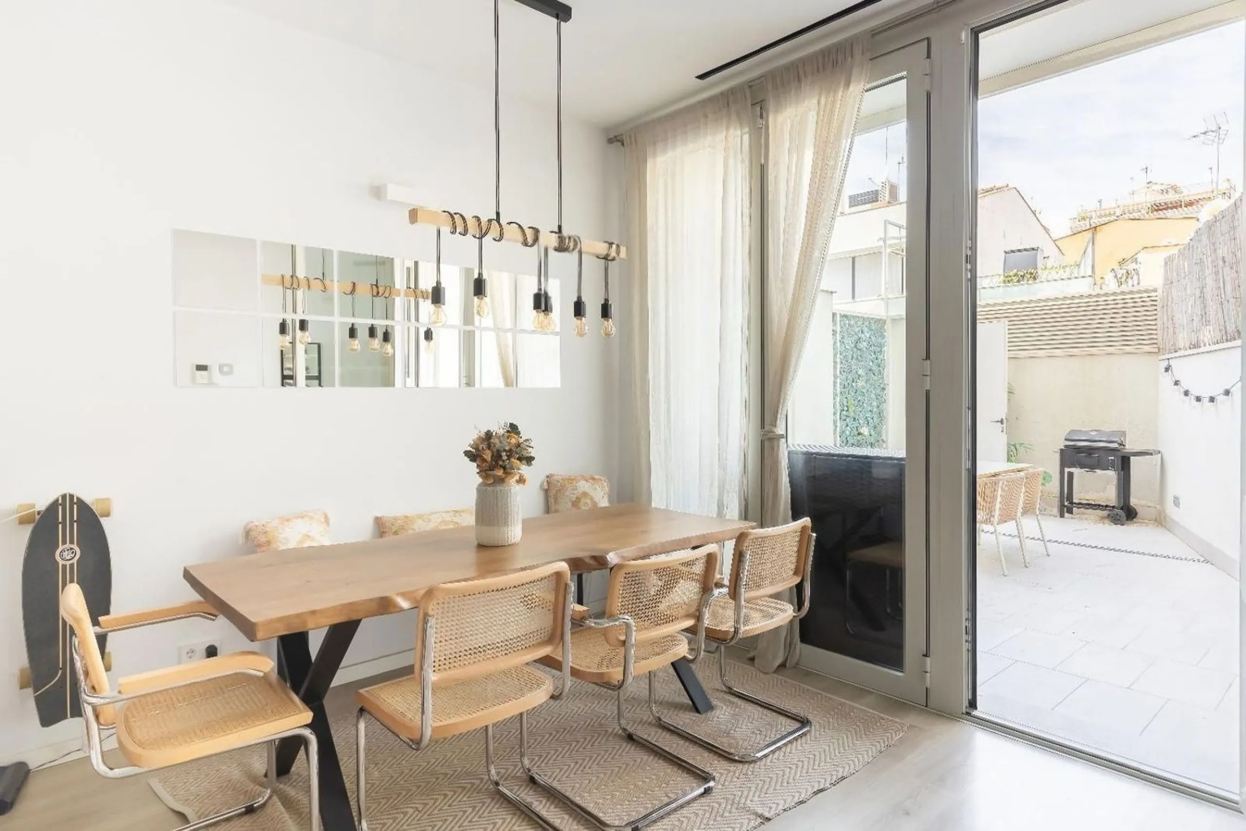 Moderno apartamento de 1 dormitorio con terraza y balcón en Poblenou, Barcelona