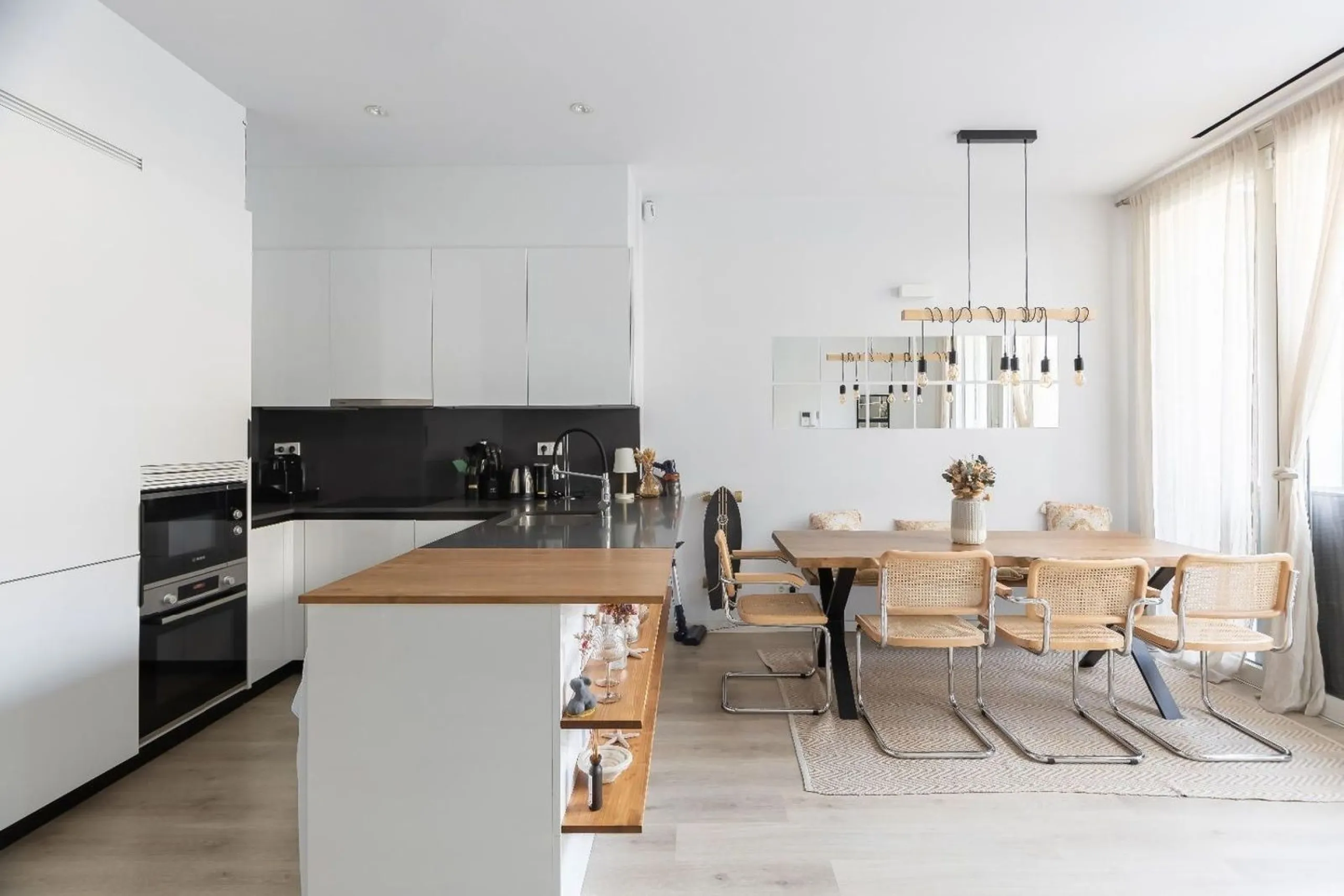 Moderno apartamento de 1 dormitorio con terraza y balcón en Poblenou, Barcelona