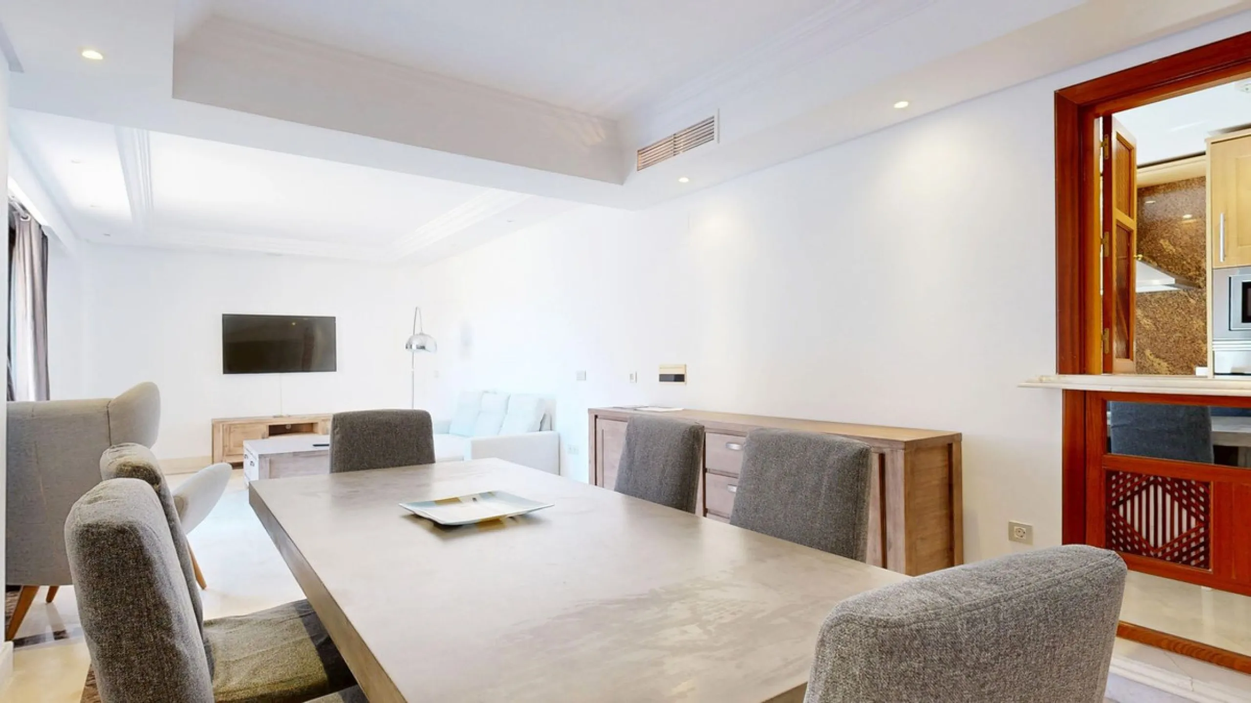 In the heart of Estepona's New Golden Mile, where the Costa del Sol shows off its most sophisticated side, lies a unique opportunity for those looking to live or invest on the seafront. The Mar Azul development, renowned as one of the most coveted in the 