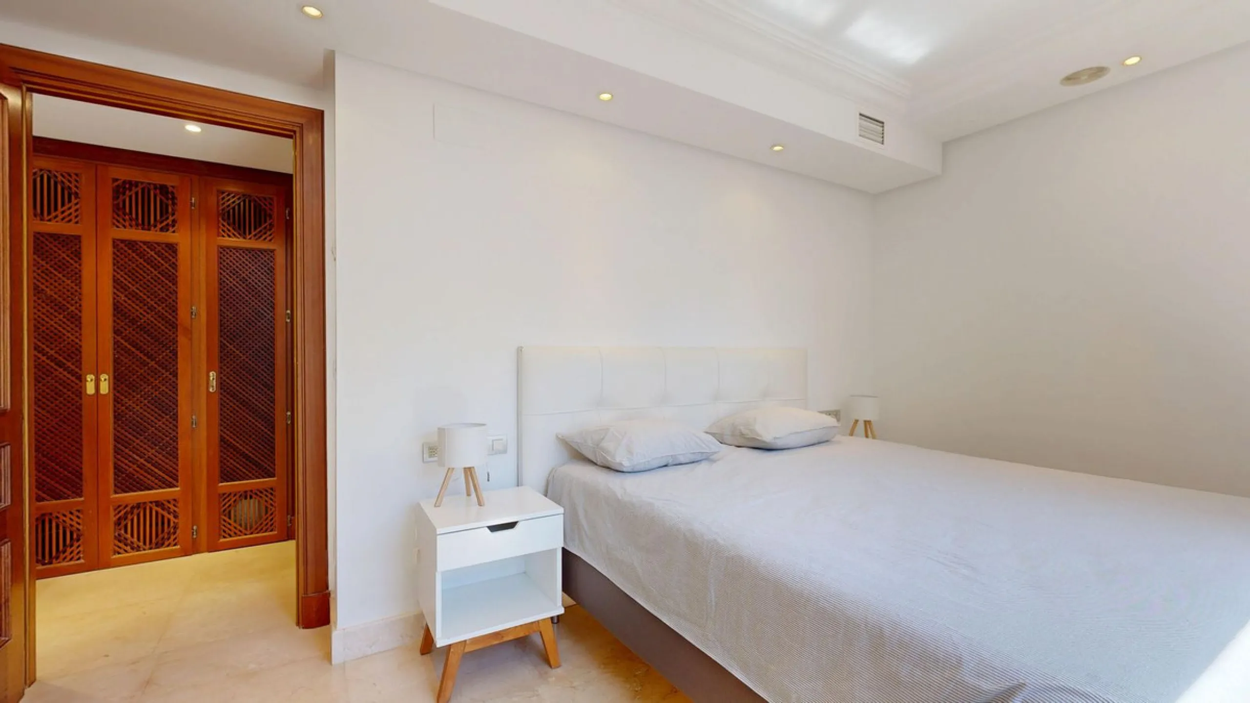 In the heart of Estepona's New Golden Mile, where the Costa del Sol shows off its most sophisticated side, lies a unique opportunity for those looking to live or invest on the seafront. The Mar Azul development, renowned as one of the most coveted in the 