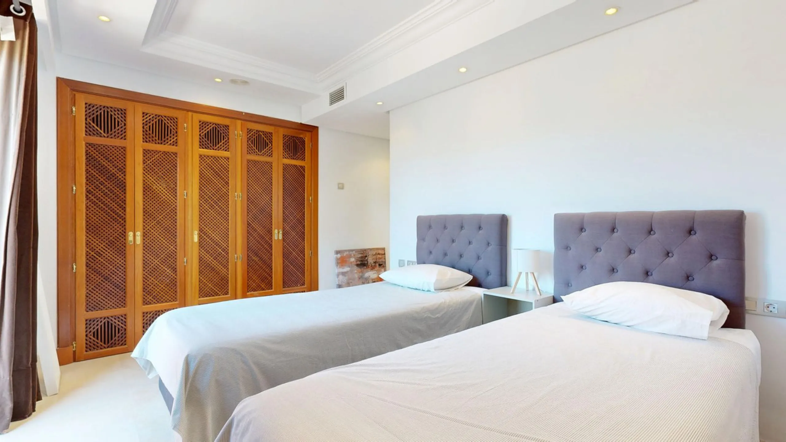In the heart of Estepona's New Golden Mile, where the Costa del Sol shows off its most sophisticated side, lies a unique opportunity for those looking to live or invest on the seafront. The Mar Azul development, renowned as one of the most coveted in the 