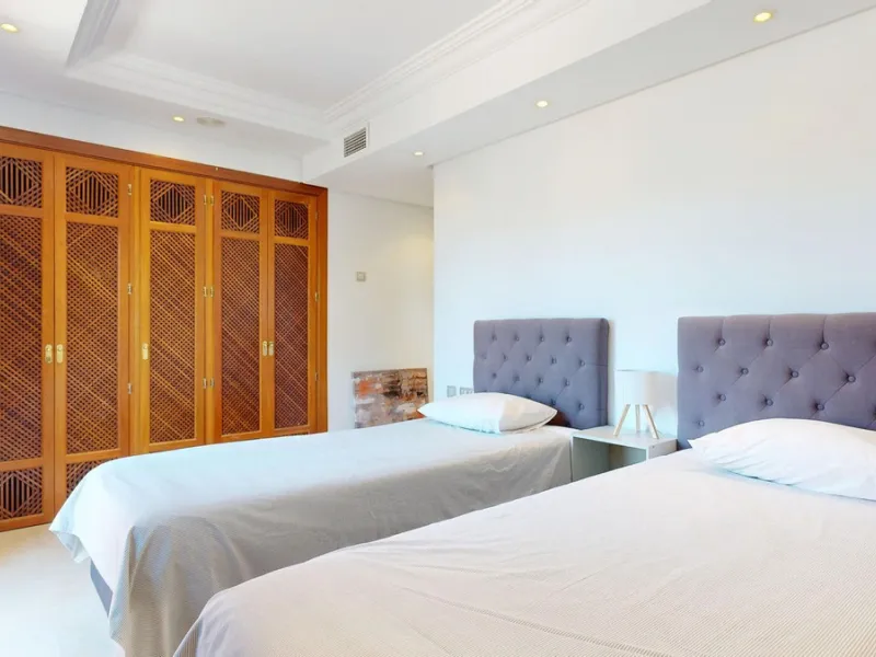In the heart of Estepona's New Golden Mile, where the Costa del Sol shows off its most sophisticated side, lies a unique opportunity for those looking to live or invest on the seafront. The Mar Azul development, renowned as one of the most coveted in the 