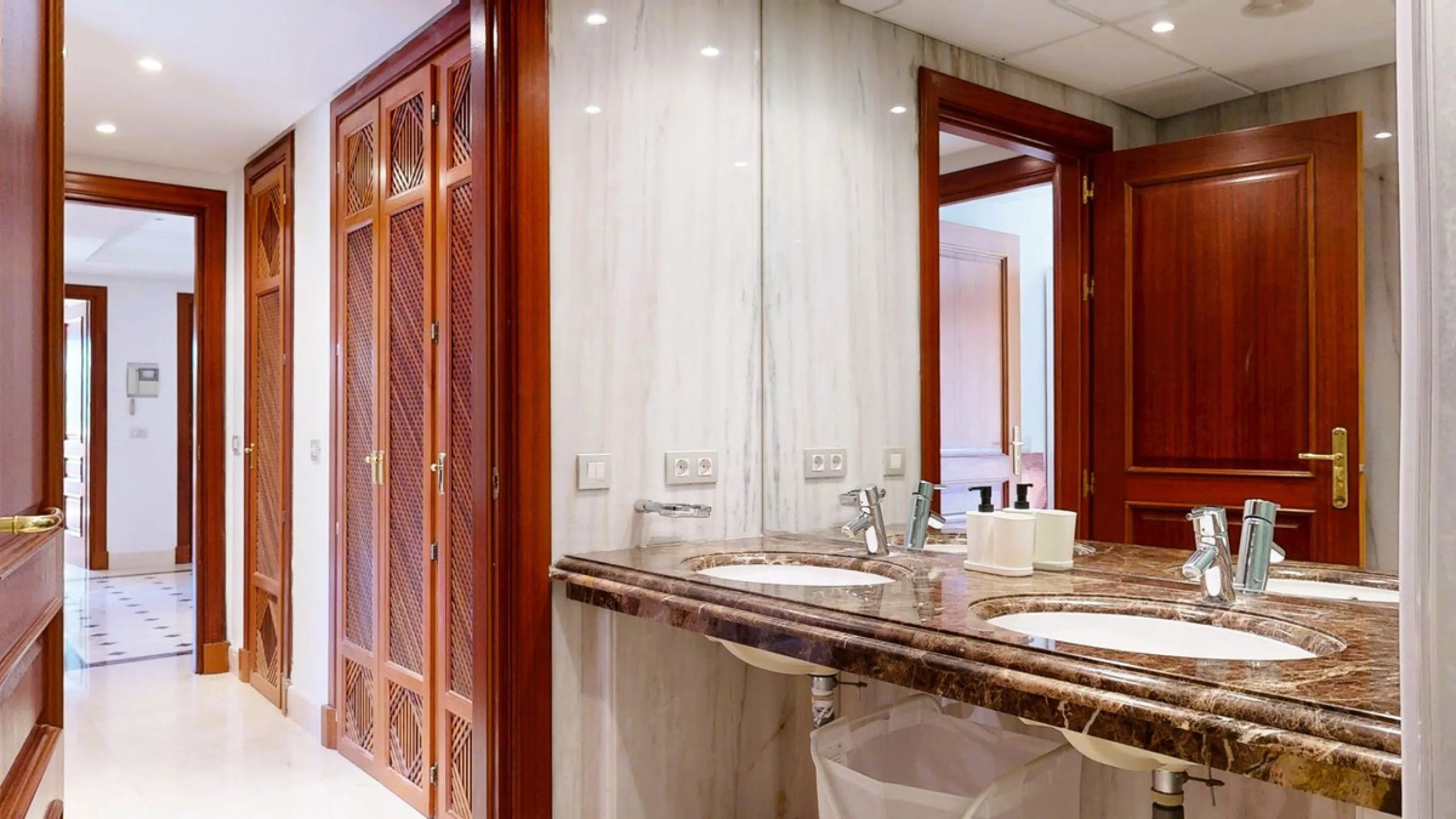 In the heart of Estepona's New Golden Mile, where the Costa del Sol shows off its most sophisticated side, lies a unique opportunity for those looking to live or invest on the seafront. The Mar Azul development, renowned as one of the most coveted in the 