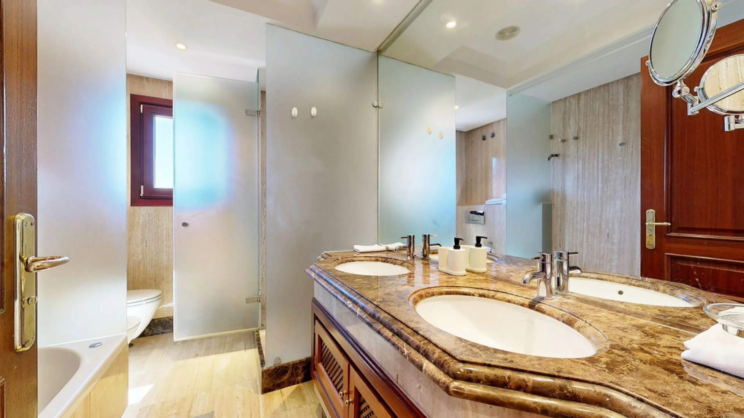 In the heart of Estepona's New Golden Mile, where the Costa del Sol shows off its most sophisticated side, lies a unique opportunity for those looking to live or invest on the seafront. The Mar Azul development, renowned as one of the most coveted in the 