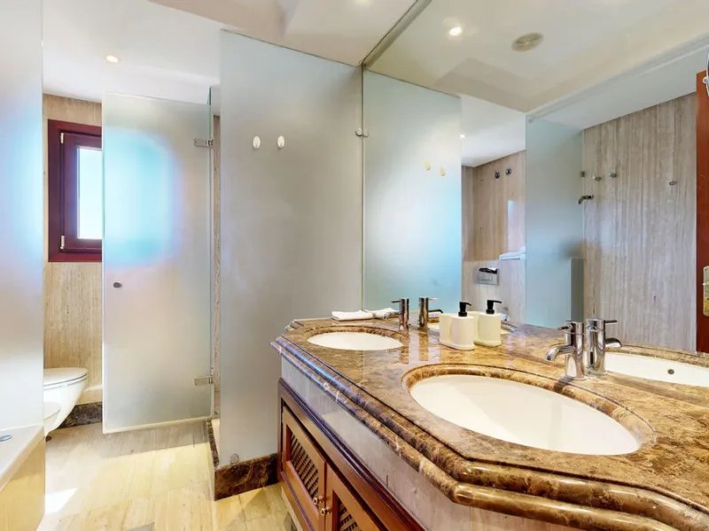 In the heart of Estepona's New Golden Mile, where the Costa del Sol shows off its most sophisticated side, lies a unique opportunity for those looking to live or invest on the seafront. The Mar Azul development, renowned as one of the most coveted in the 