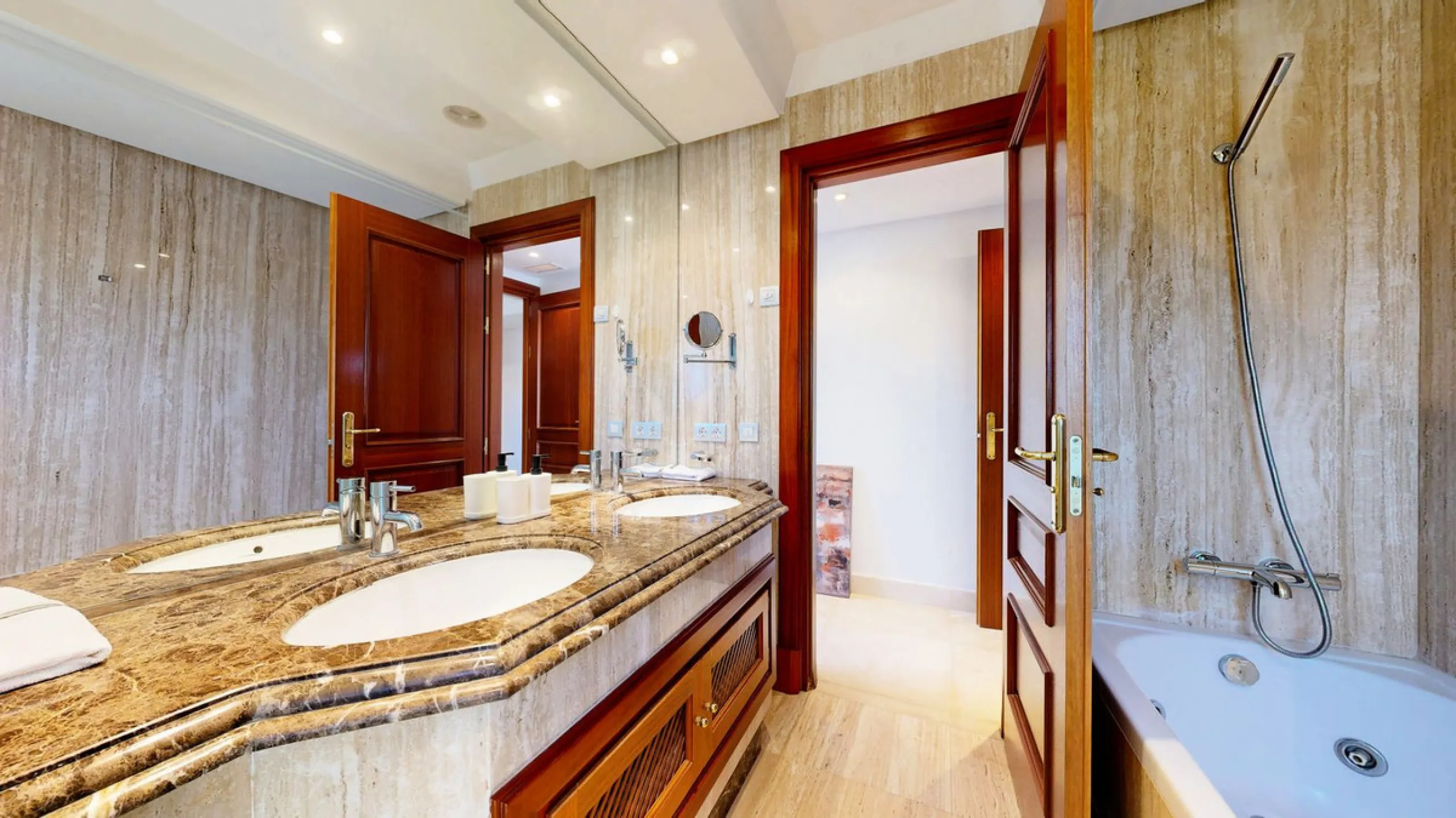 In the heart of Estepona's New Golden Mile, where the Costa del Sol shows off its most sophisticated side, lies a unique opportunity for those looking to live or invest on the seafront. The Mar Azul development, renowned as one of the most coveted in the 
