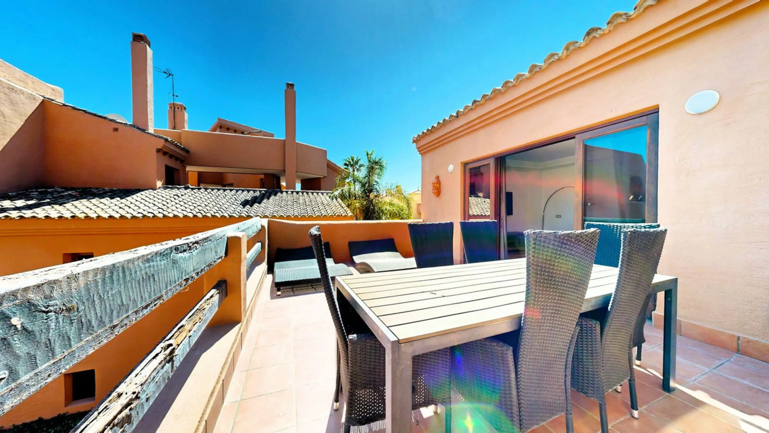 In the heart of Estepona's New Golden Mile, where the Costa del Sol shows off its most sophisticated side, lies a unique opportunity for those looking to live or invest on the seafront. The Mar Azul development, renowned as one of the most coveted in the 