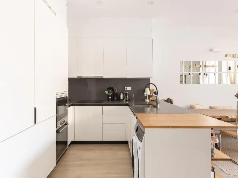 Moderno apartamento de 1 dormitorio con terraza y balcón en Poblenou, Barcelona