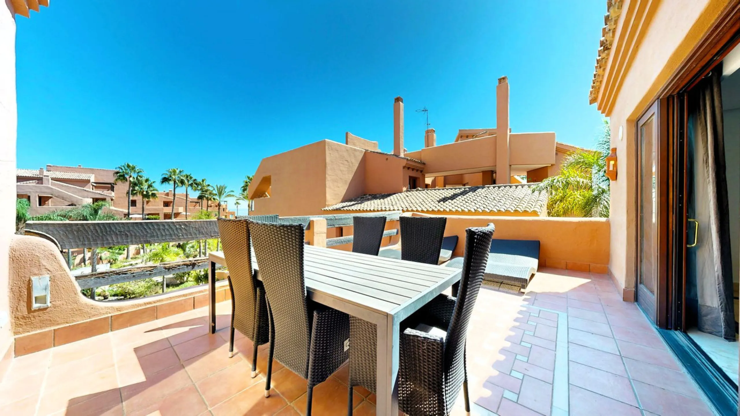 In the heart of Estepona's New Golden Mile, where the Costa del Sol shows off its most sophisticated side, lies a unique opportunity for those looking to live or invest on the seafront. The Mar Azul development, renowned as one of the most coveted in the 