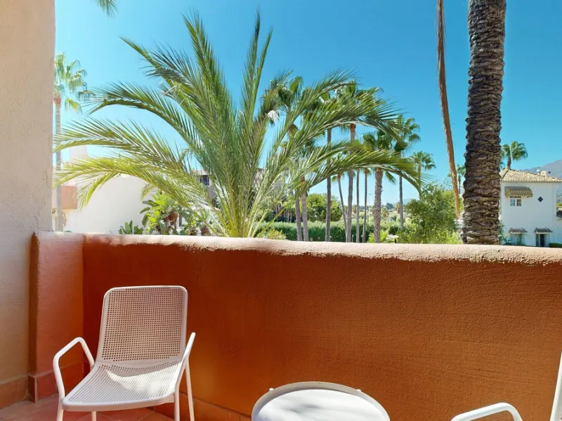 In the heart of Estepona's New Golden Mile, where the Costa del Sol shows off its most sophisticated side, lies a unique opportunity for those looking to live or invest on the seafront. The Mar Azul development, renowned as one of the most coveted in the 