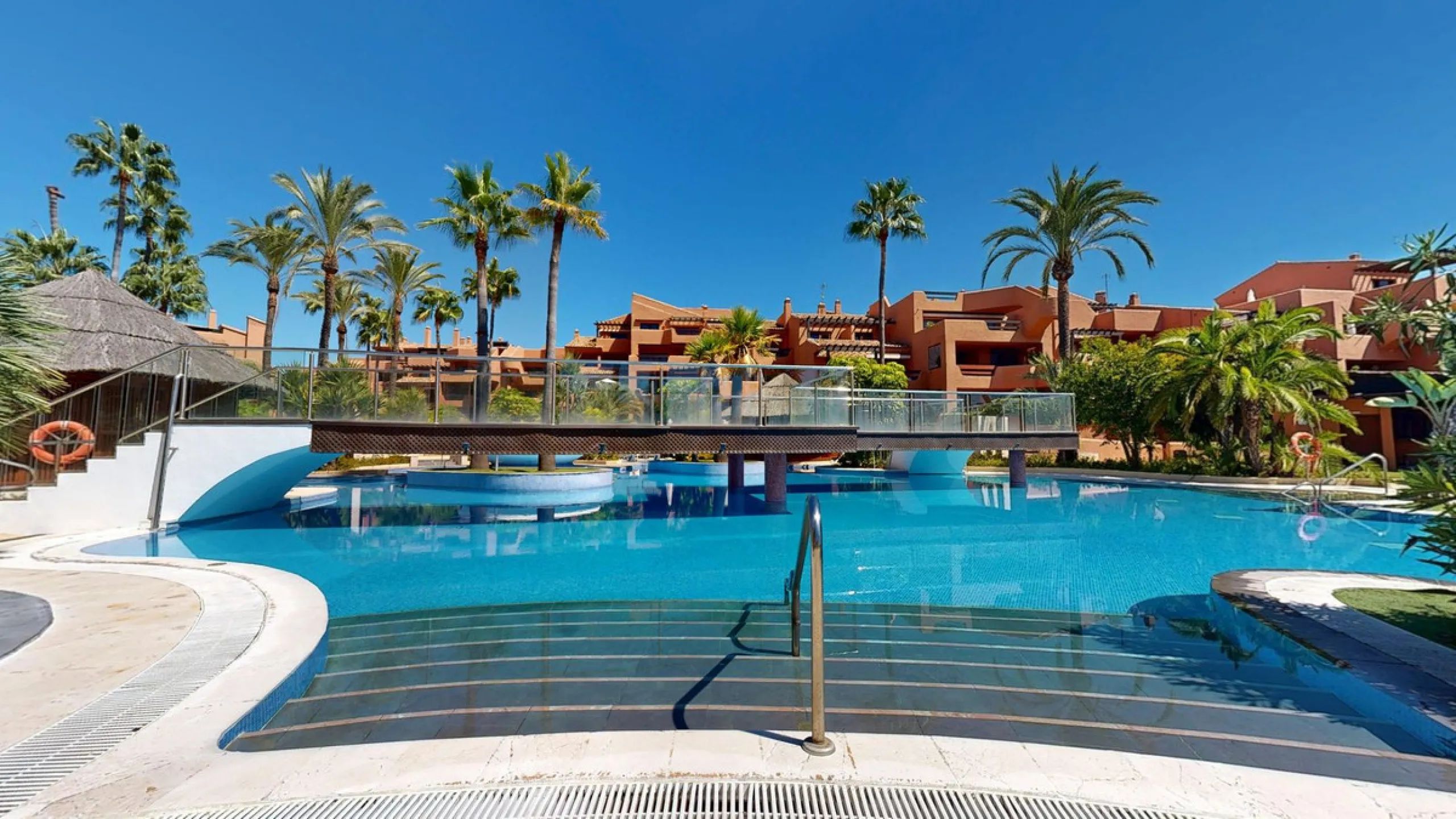 In the heart of Estepona's New Golden Mile, where the Costa del Sol shows off its most sophisticated side, lies a unique opportunity for those looking to live or invest on the seafront. The Mar Azul development, renowned as one of the most coveted in the 