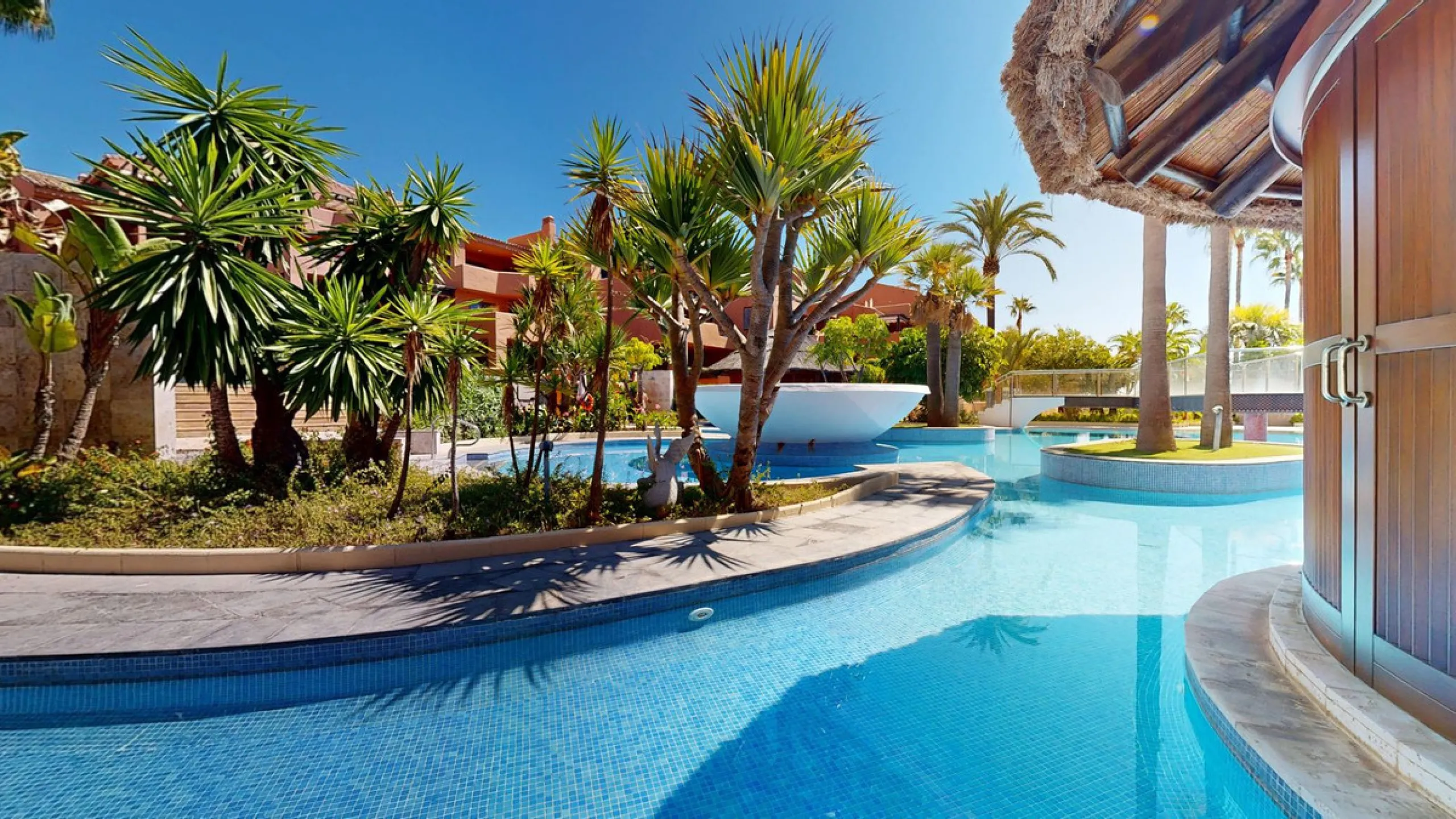 In the heart of Estepona's New Golden Mile, where the Costa del Sol shows off its most sophisticated side, lies a unique opportunity for those looking to live or invest on the seafront. The Mar Azul development, renowned as one of the most coveted in the 