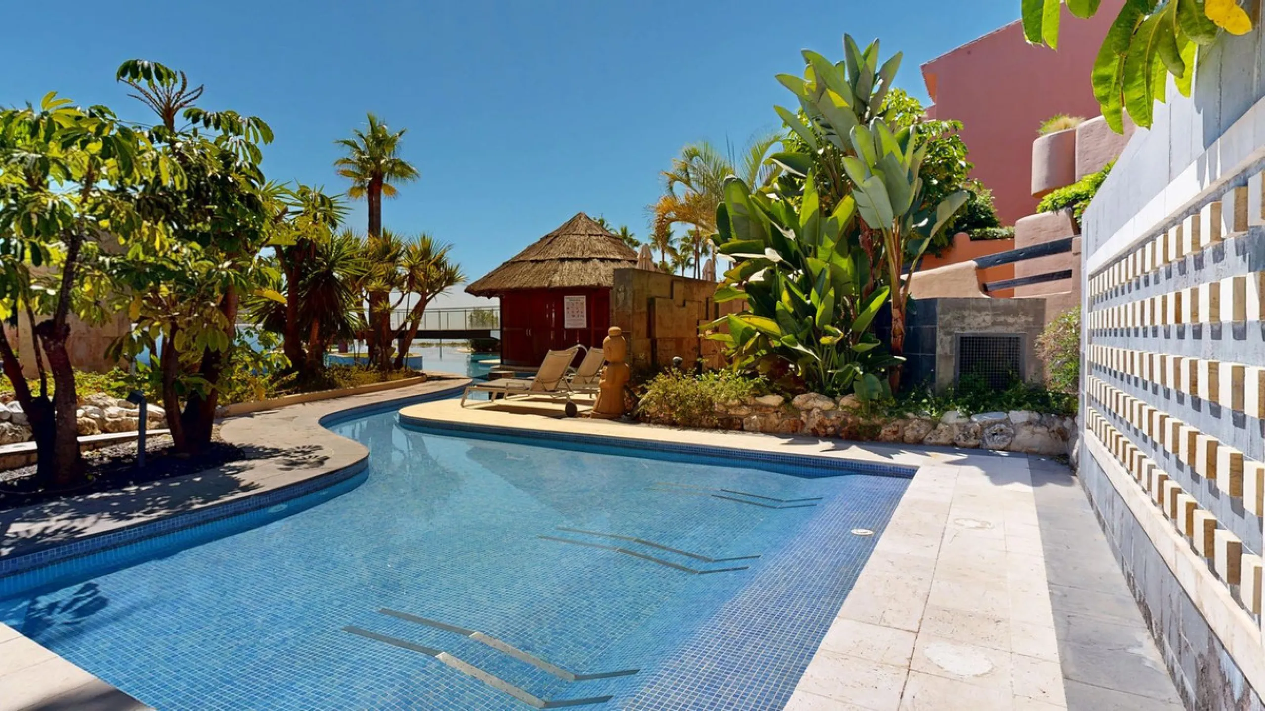 In the heart of Estepona's New Golden Mile, where the Costa del Sol shows off its most sophisticated side, lies a unique opportunity for those looking to live or invest on the seafront. The Mar Azul development, renowned as one of the most coveted in the 