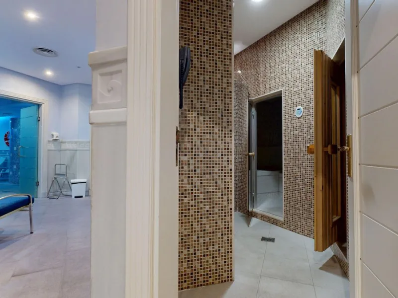 In the heart of Estepona's New Golden Mile, where the Costa del Sol shows off its most sophisticated side, lies a unique opportunity for those looking to live or invest on the seafront. The Mar Azul development, renowned as one of the most coveted in the 