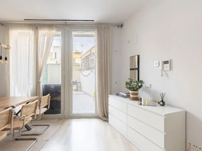 Moderno apartamento de 1 dormitorio con terraza y balcón en Poblenou, Barcelona