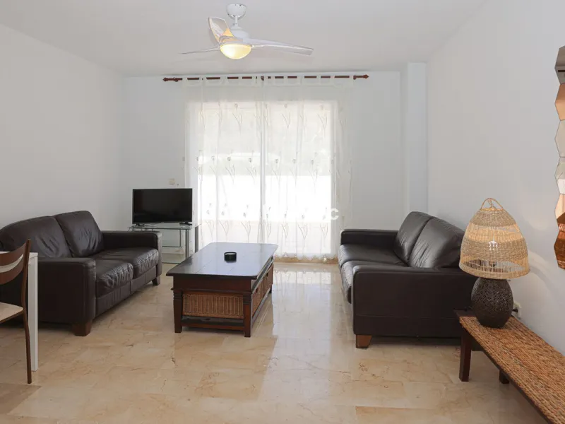 Apartment - Middle Floor Apartment в продаже в Benahavís, Málaga. В доме 2 спален и 2 ванных комнат. Площадь дома 140 м²