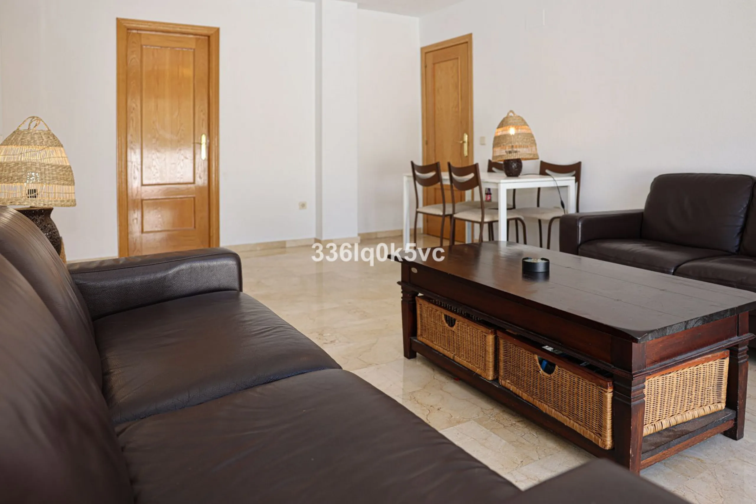 Apartment - Middle Floor Apartment в продаже в Benahavís, Málaga. В доме 2 спален и 2 ванных комнат. Площадь дома 140 м²