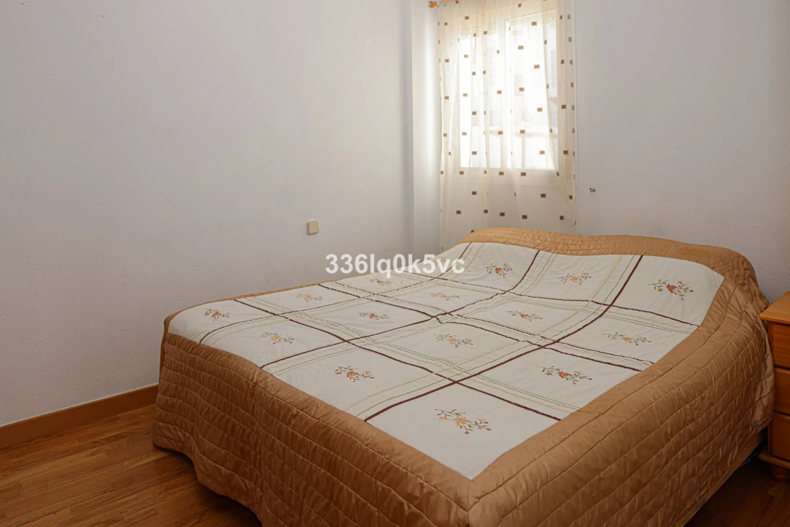 Apartment - Middle Floor Apartment в продаже в Benahavís, Málaga. В доме 2 спален и 2 ванных комнат. Площадь дома 140 м²