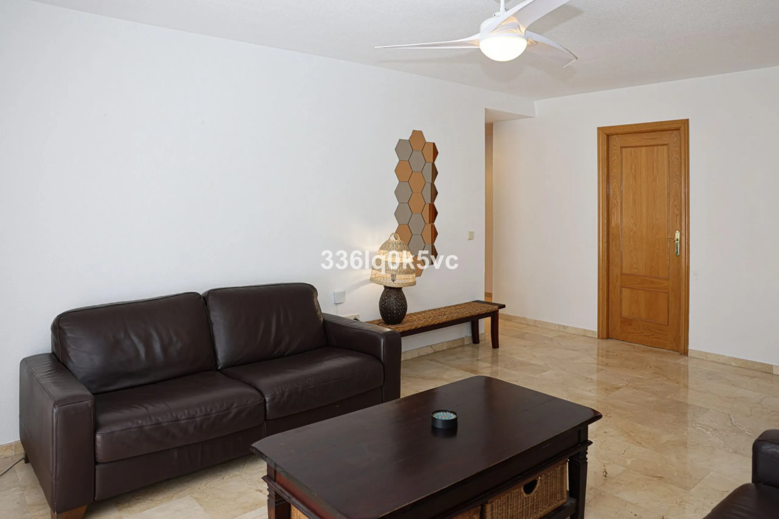 Apartment - Middle Floor Apartment в продаже в Benahavís, Málaga. В доме 2 спален и 2 ванных комнат. Площадь дома 140 м²