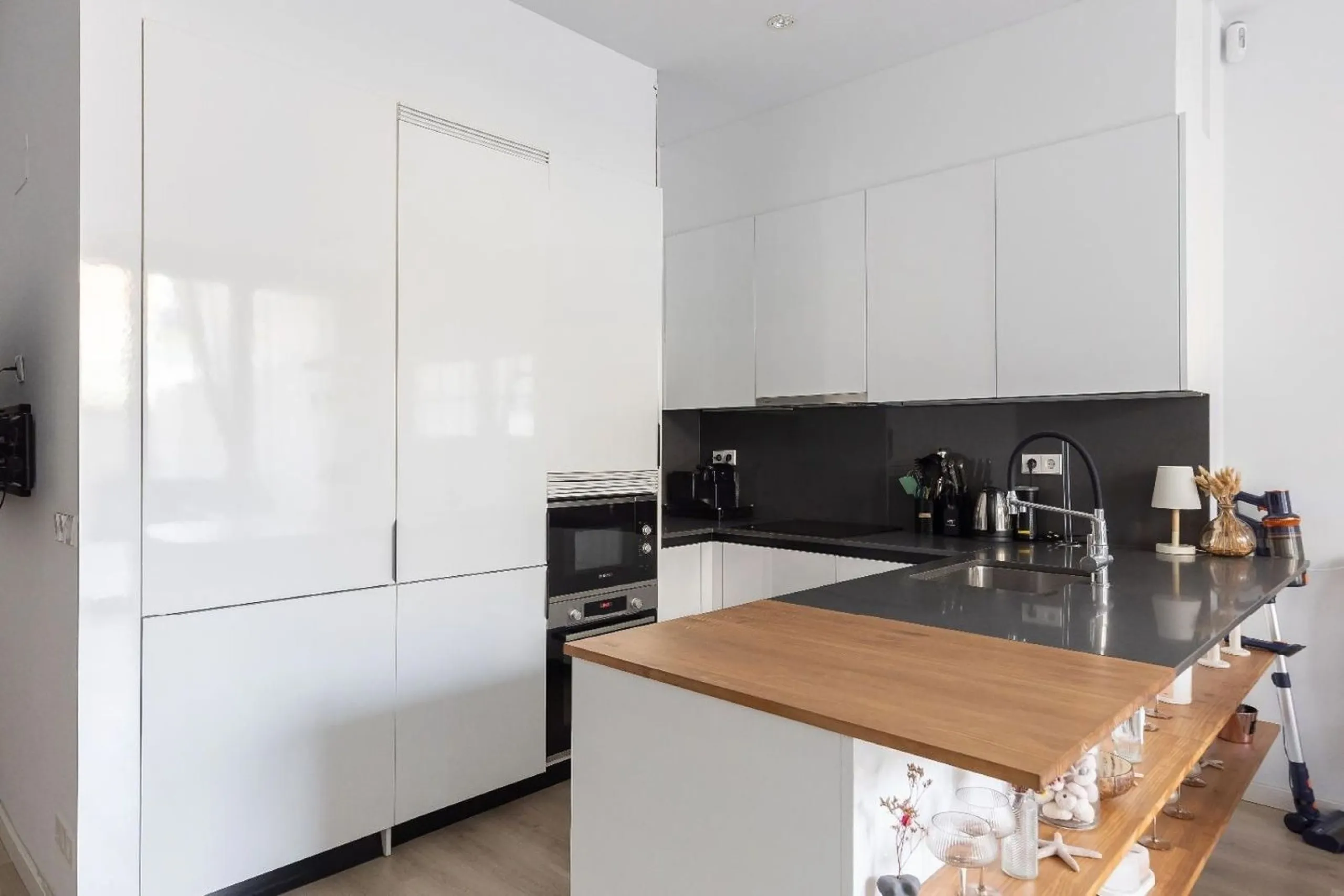 Moderno apartamento de 1 dormitorio con terraza y balcón en Poblenou, Barcelona