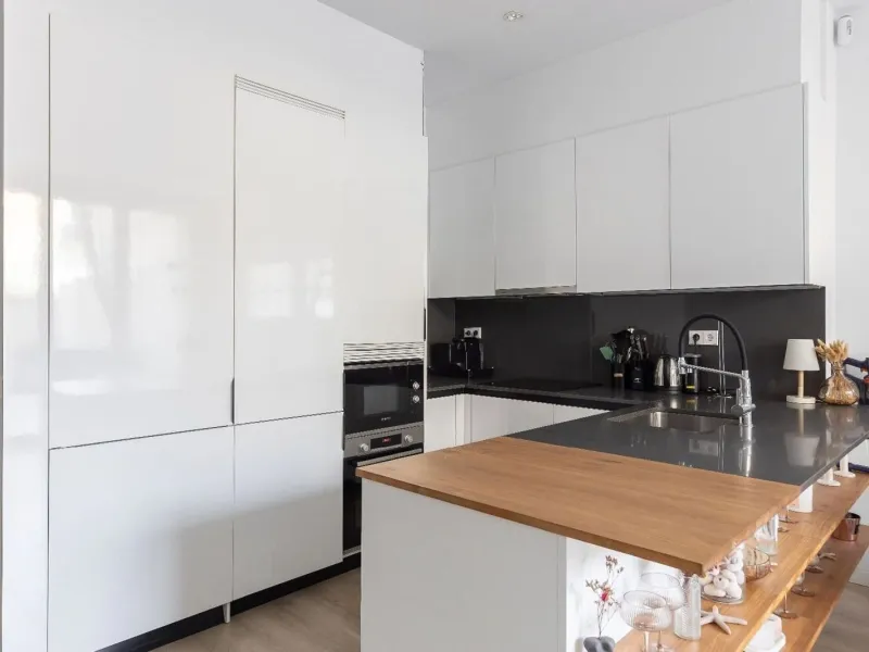 Moderno apartamento de 1 dormitorio con terraza y balcón en Poblenou, Barcelona