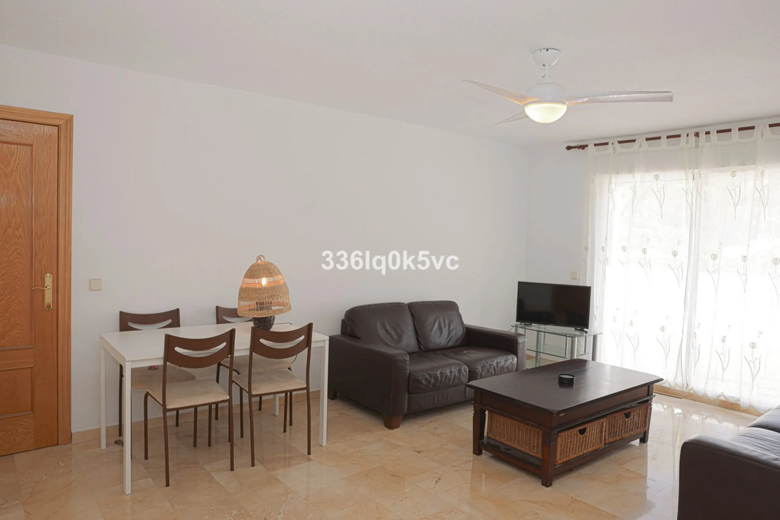 Apartment - Middle Floor Apartment в продаже в Benahavís, Málaga. В доме 2 спален и 2 ванных комнат. Площадь дома 140 м²