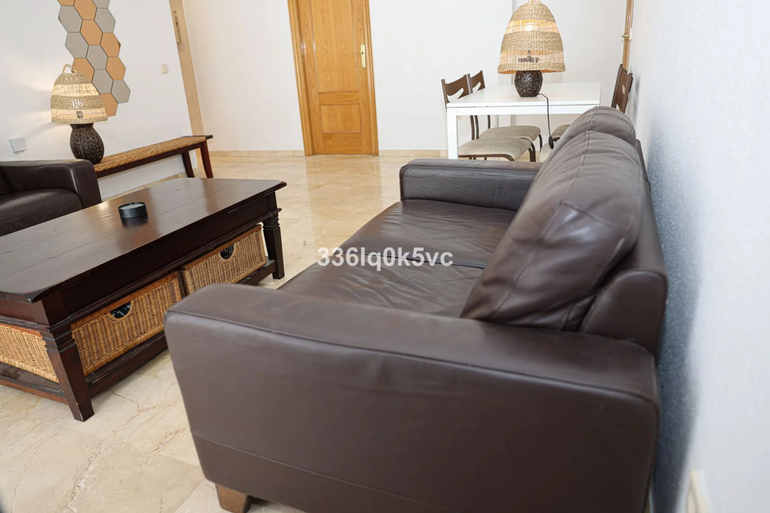 Apartment - Middle Floor Apartment в продаже в Benahavís, Málaga. В доме 2 спален и 2 ванных комнат. Площадь дома 140 м²