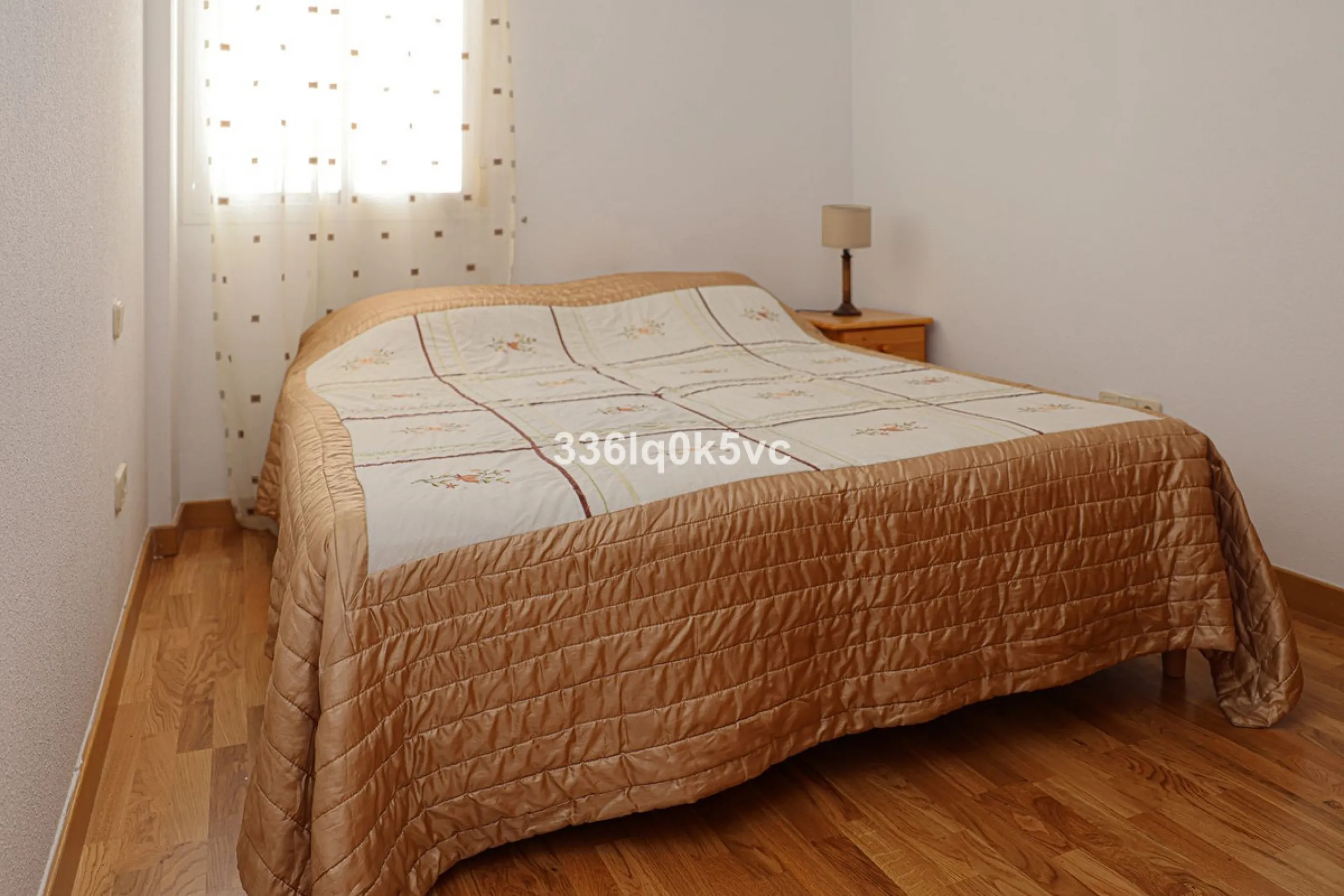 Apartment - Middle Floor Apartment в продаже в Benahavís, Málaga. В доме 2 спален и 2 ванных комнат. Площадь дома 140 м²