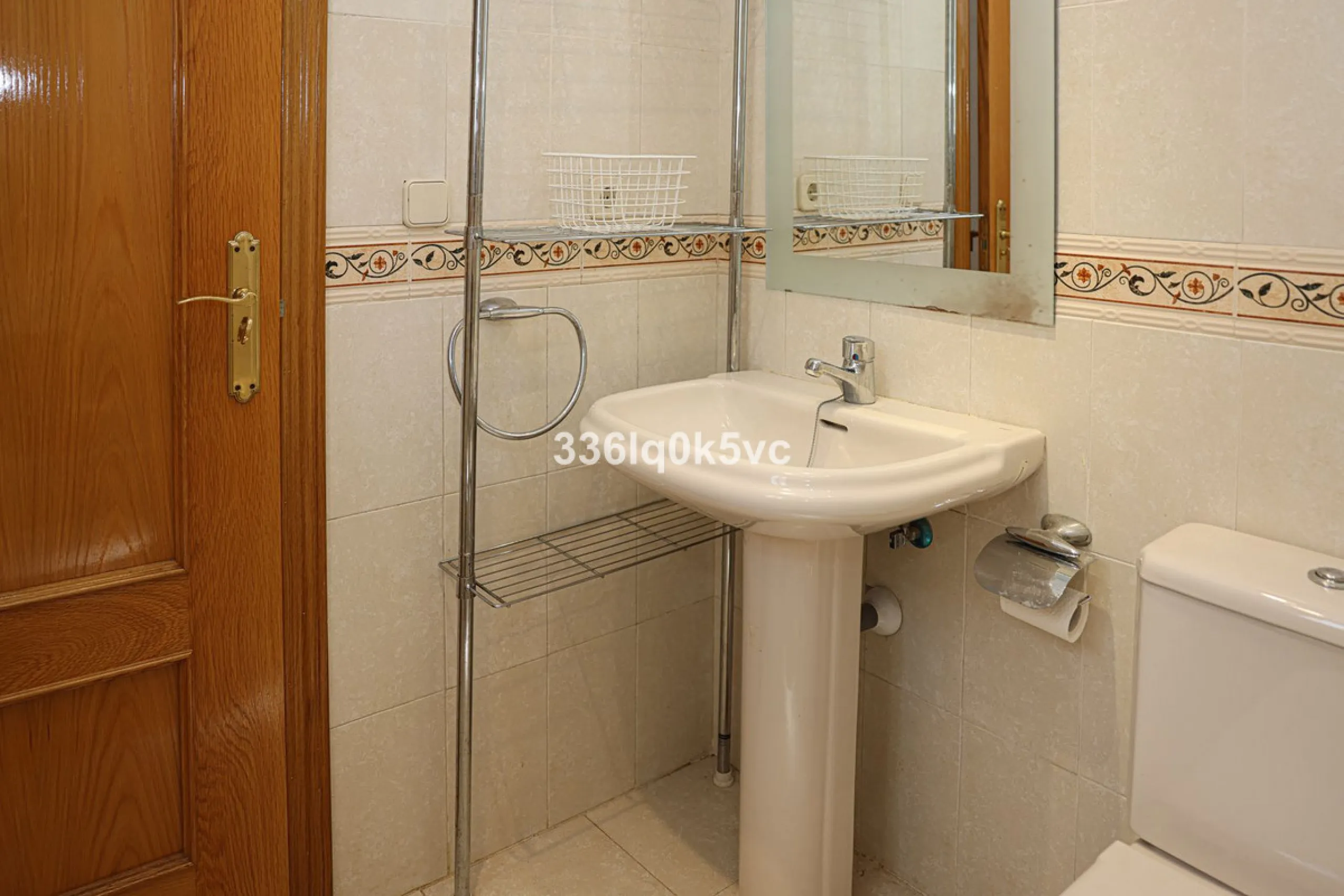 Apartment - Middle Floor Apartment в продаже в Benahavís, Málaga. В доме 2 спален и 2 ванных комнат. Площадь дома 140 м²