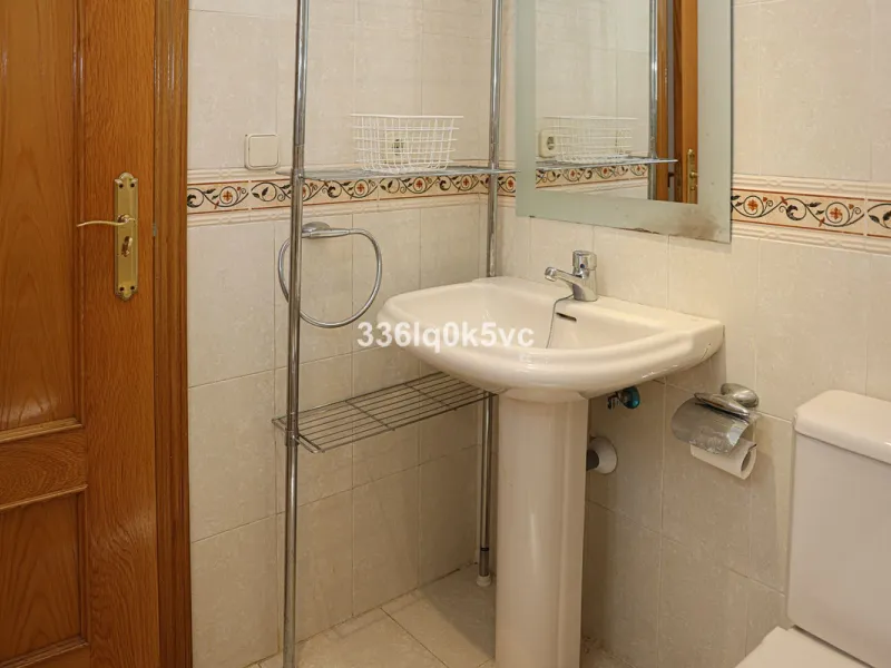Apartment - Middle Floor Apartment в продаже в Benahavís, Málaga. В доме 2 спален и 2 ванных комнат. Площадь дома 140 м²