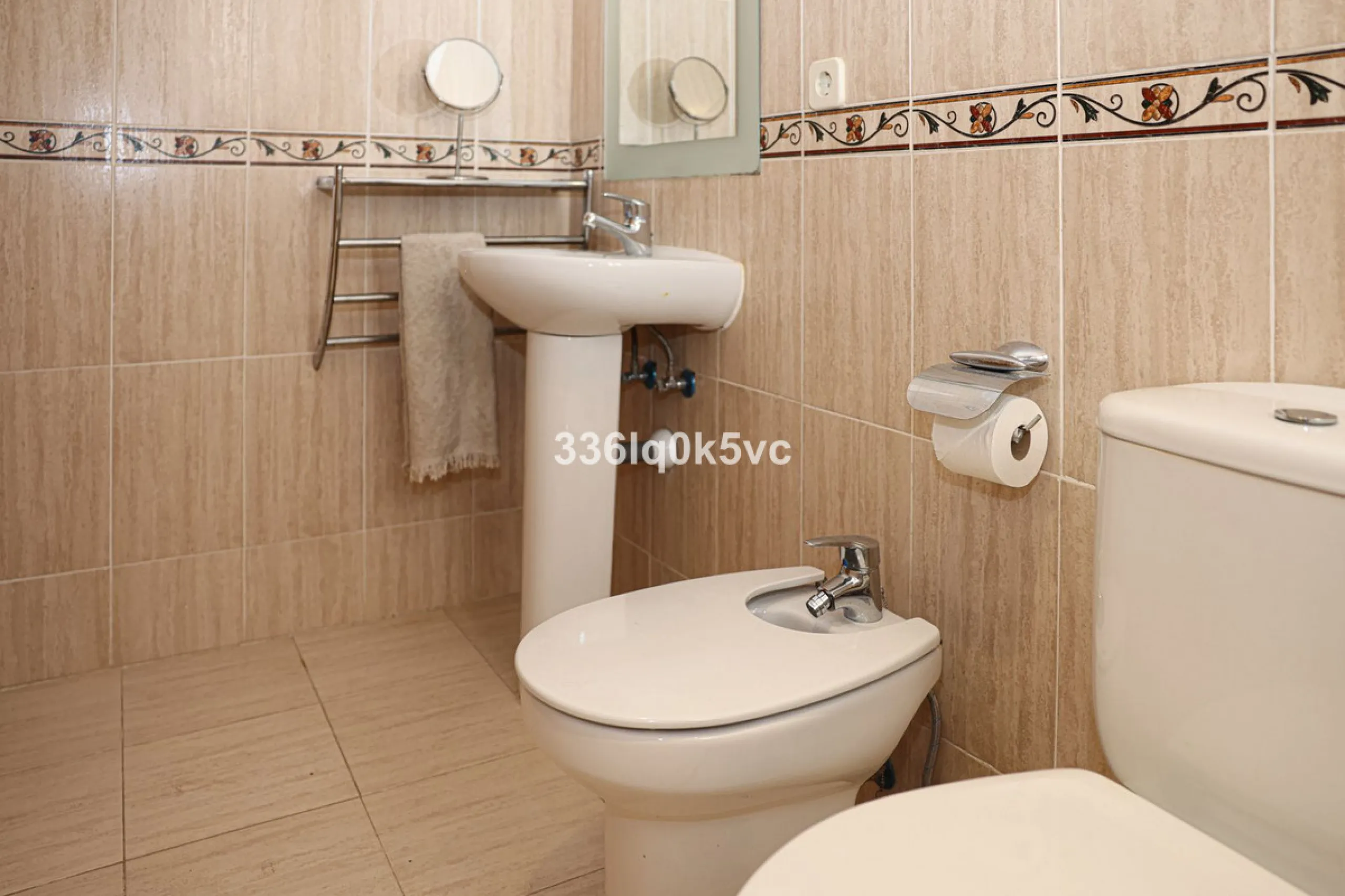 Apartment - Middle Floor Apartment в продаже в Benahavís, Málaga. В доме 2 спален и 2 ванных комнат. Площадь дома 140 м²