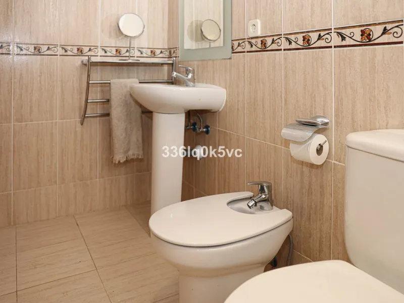 Apartment - Middle Floor Apartment в продаже в Benahavís, Málaga. В доме 2 спален и 2 ванных комнат. Площадь дома 140 м²