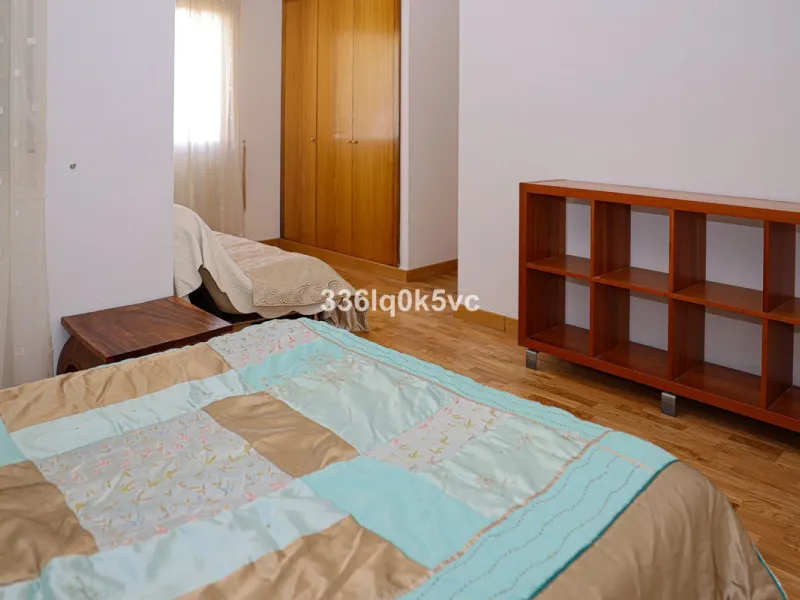 Apartment - Middle Floor Apartment в продаже в Benahavís, Málaga. В доме 2 спален и 2 ванных комнат. Площадь дома 140 м²