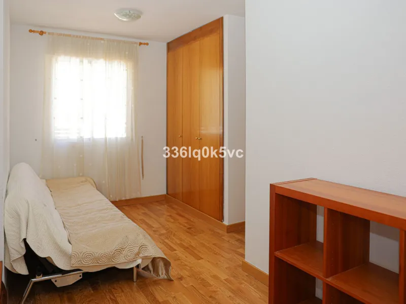 Apartment - Middle Floor Apartment в продаже в Benahavís, Málaga. В доме 2 спален и 2 ванных комнат. Площадь дома 140 м²
