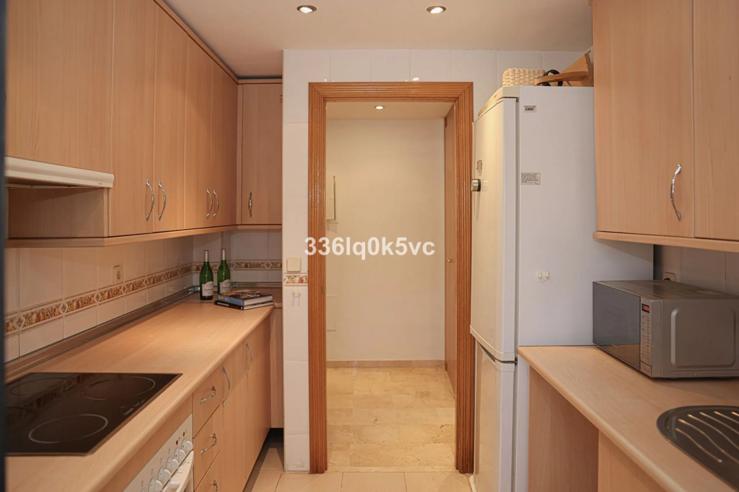 Apartment - Middle Floor Apartment в продаже в Benahavís, Málaga. В доме 2 спален и 2 ванных комнат. Площадь дома 140 м²