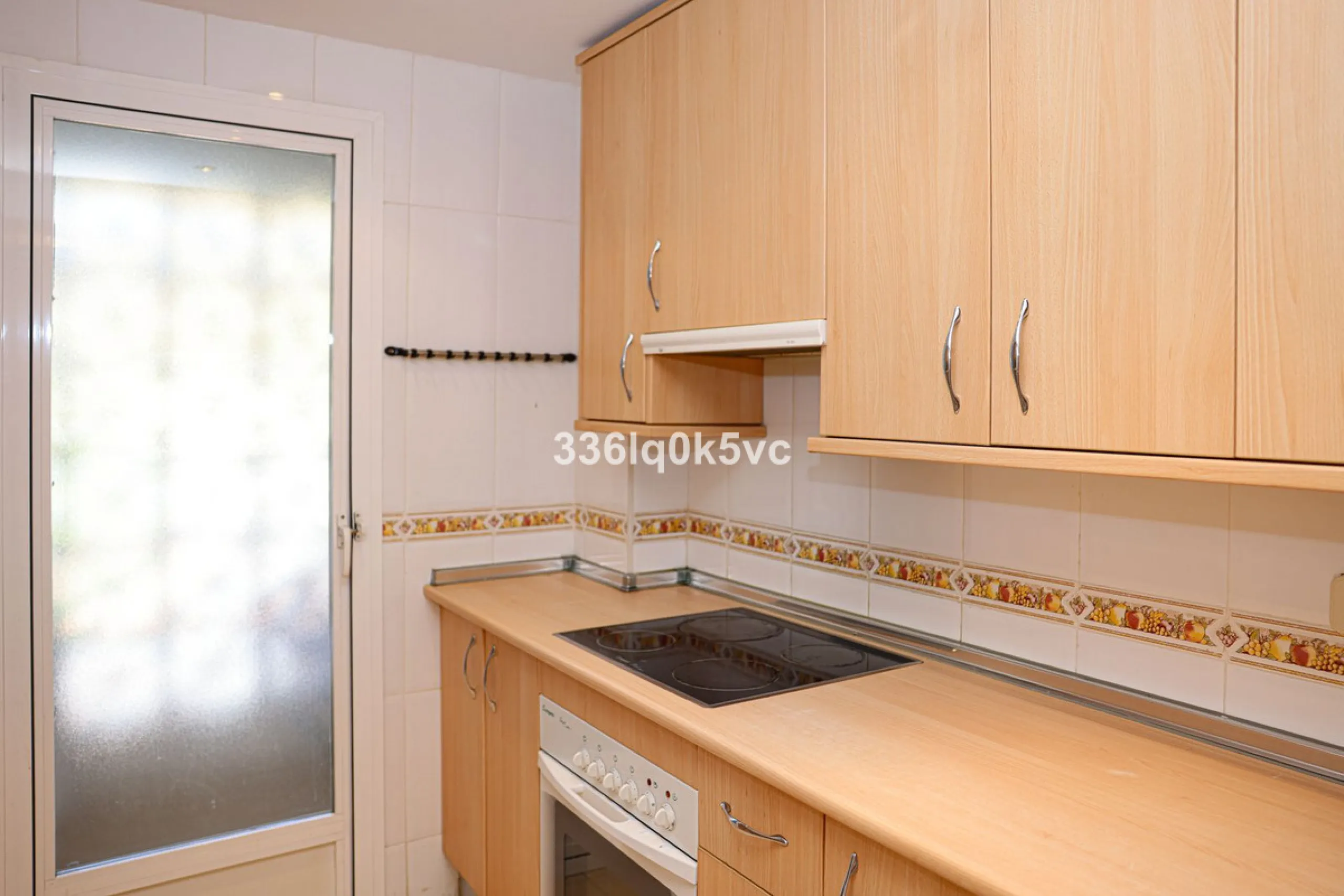 Apartment - Middle Floor Apartment в продаже в Benahavís, Málaga. В доме 2 спален и 2 ванных комнат. Площадь дома 140 м²