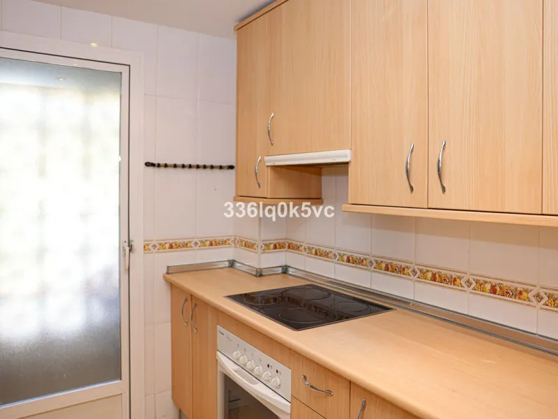 Apartment - Middle Floor Apartment в продаже в Benahavís, Málaga. В доме 2 спален и 2 ванных комнат. Площадь дома 140 м²