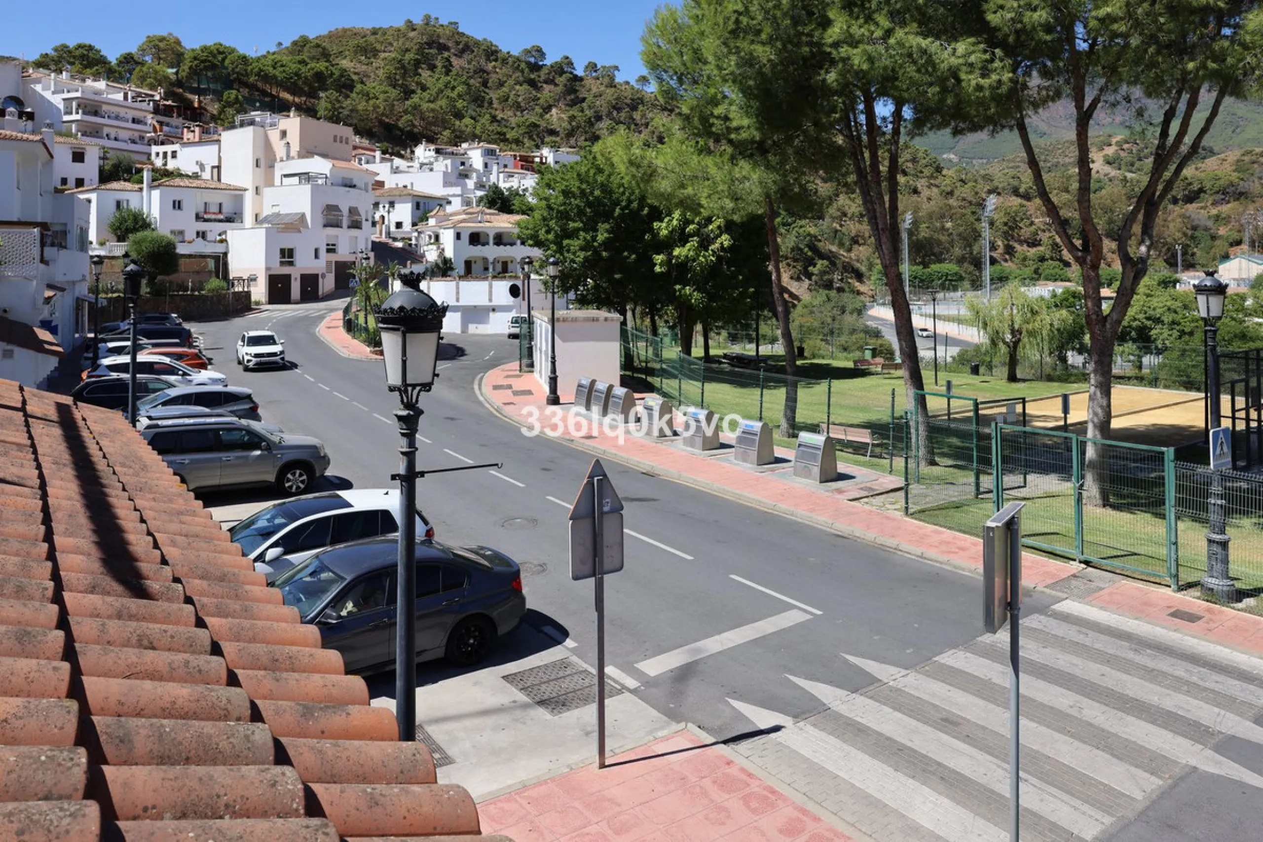 Apartment - Middle Floor Apartment в продаже в Benahavís, Málaga. В доме 2 спален и 2 ванных комнат. Площадь дома 140 м²