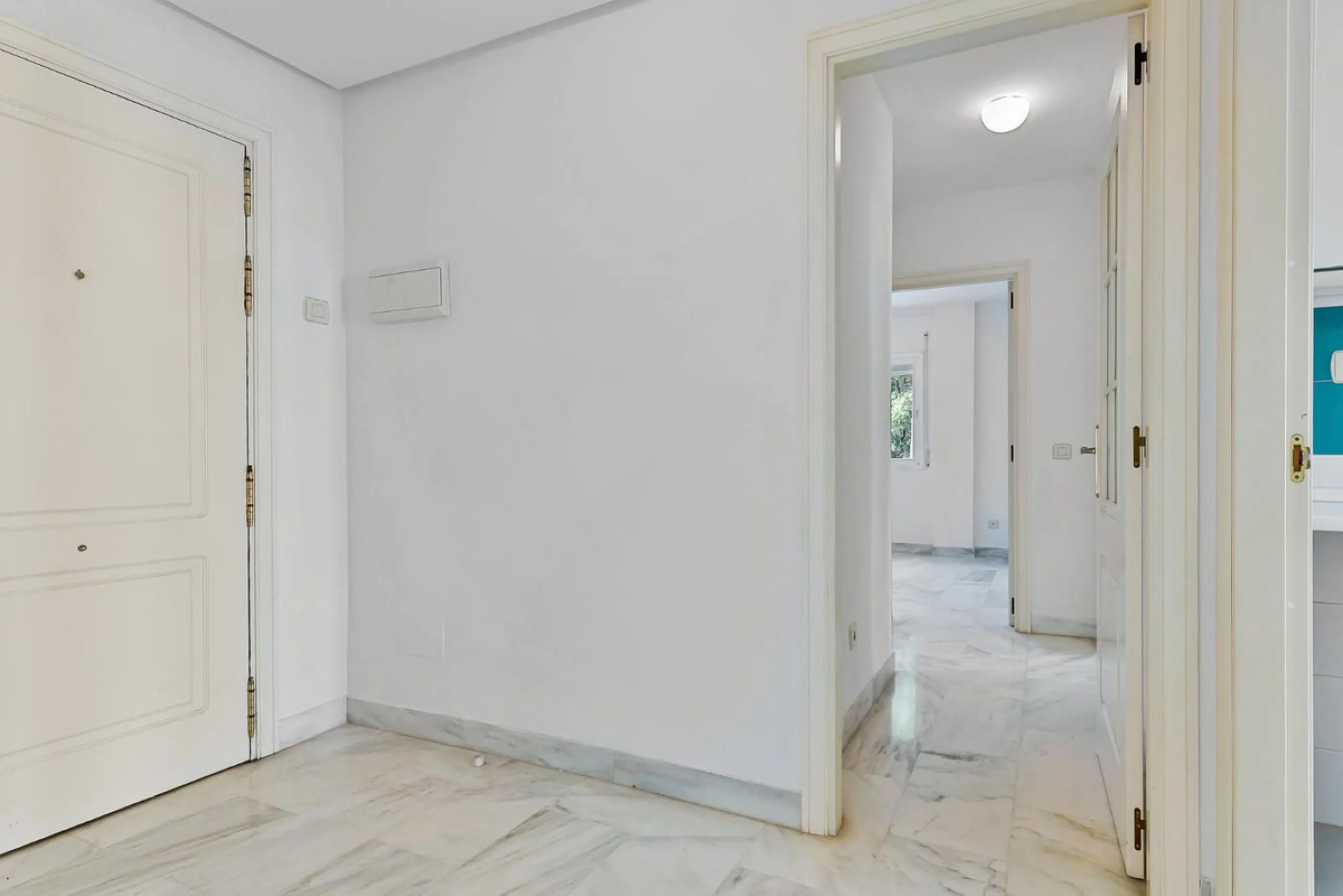 Apartment - Middle Floor Studio в продаже в Marbella, Málaga. В доме 2 спален и 2 ванных комнат. Площадь дома 82 м²