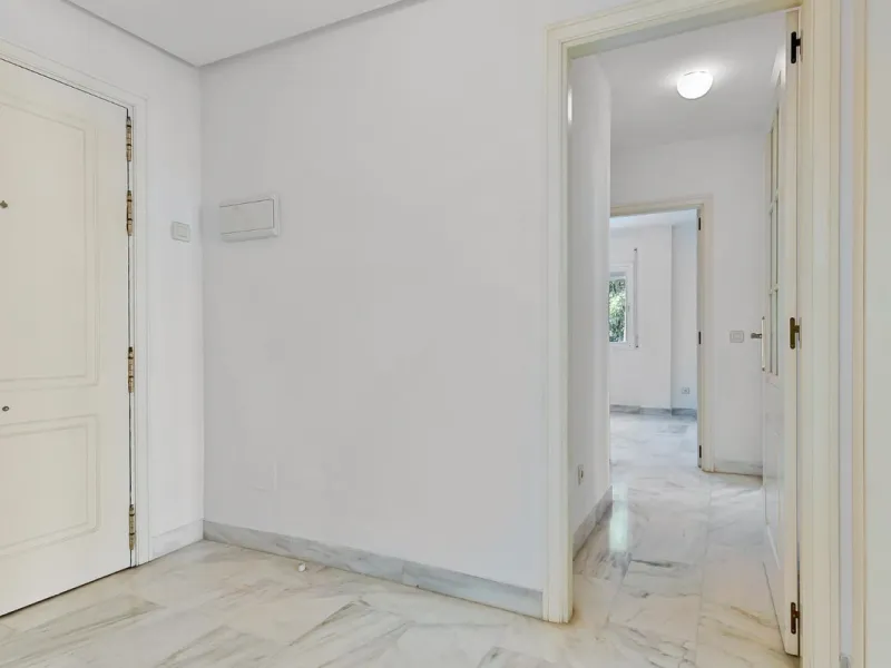 Apartment - Middle Floor Studio в продаже в Marbella, Málaga. В доме 2 спален и 2 ванных комнат. Площадь дома 82 м²