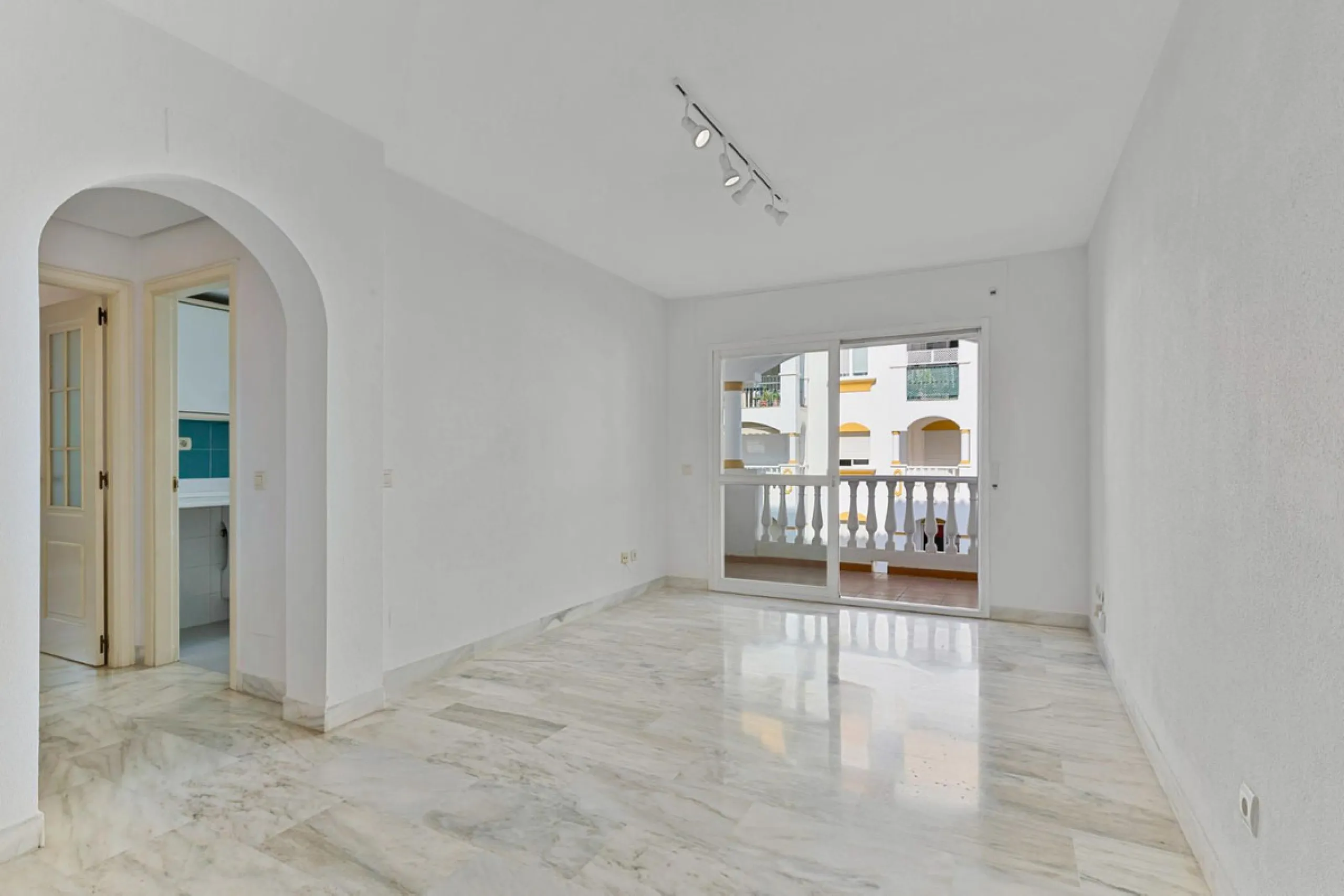 Apartment - Middle Floor Studio в продаже в Marbella, Málaga. В доме 2 спален и 2 ванных комнат. Площадь дома 82 м²