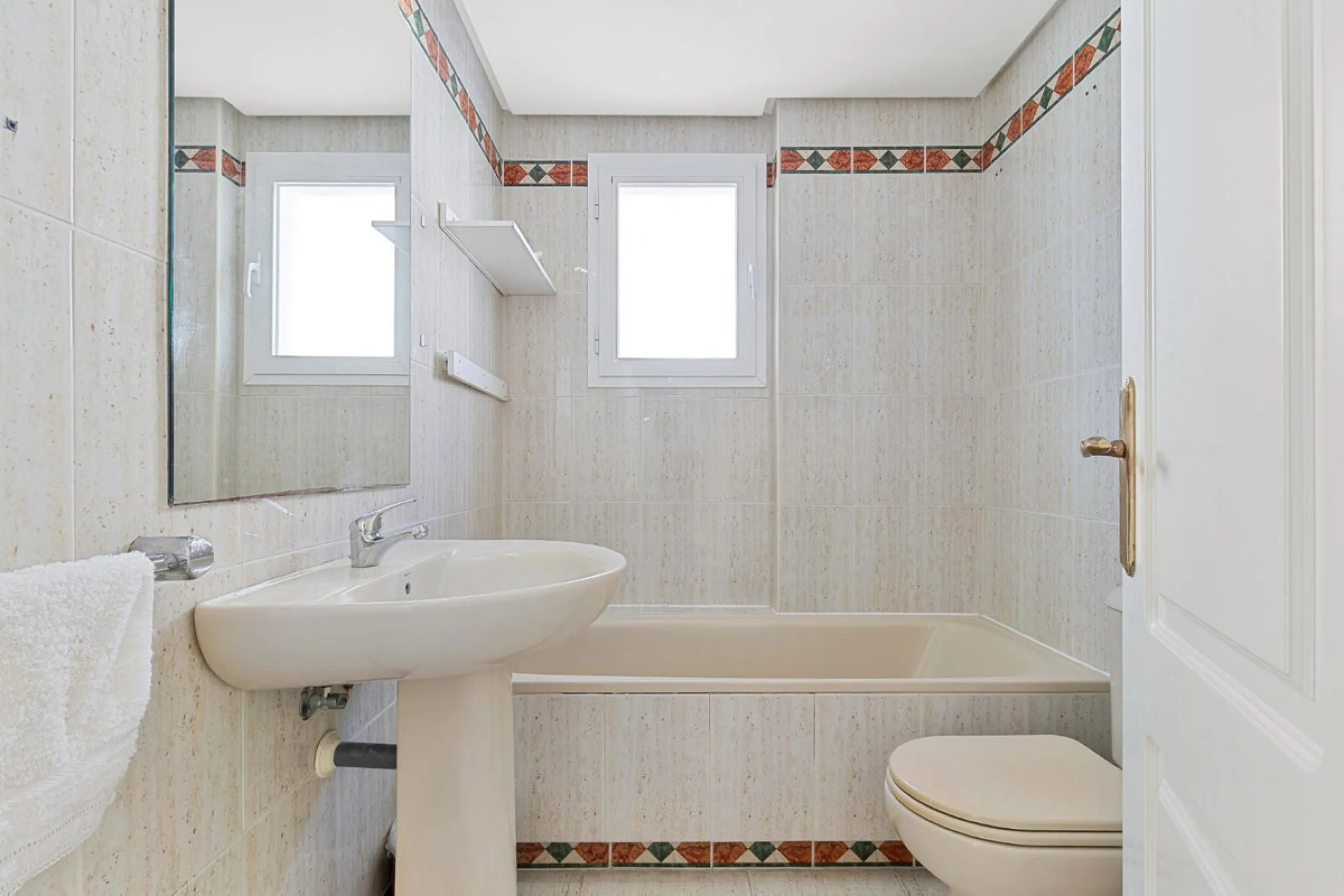 Apartment - Middle Floor Studio в продаже в Marbella, Málaga. В доме 2 спален и 2 ванных комнат. Площадь дома 82 м²