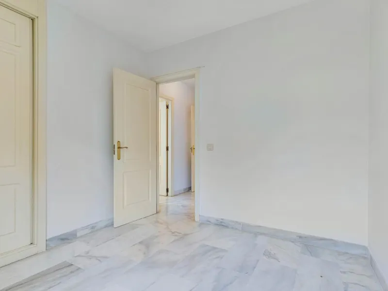 Apartment - Middle Floor Studio в продаже в Marbella, Málaga. В доме 2 спален и 2 ванных комнат. Площадь дома 82 м²