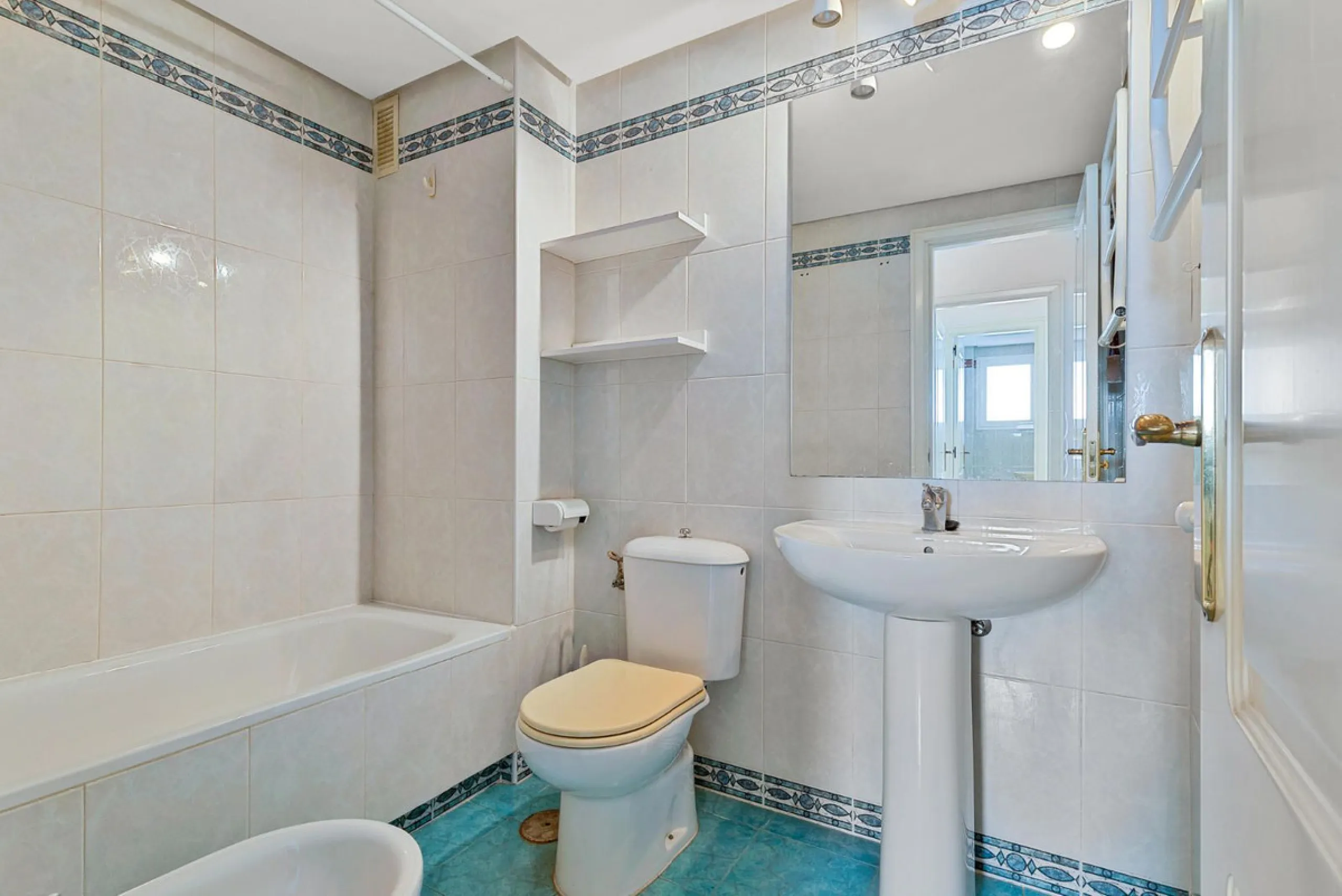 Apartment - Middle Floor Studio в продаже в Marbella, Málaga. В доме 2 спален и 2 ванных комнат. Площадь дома 82 м²