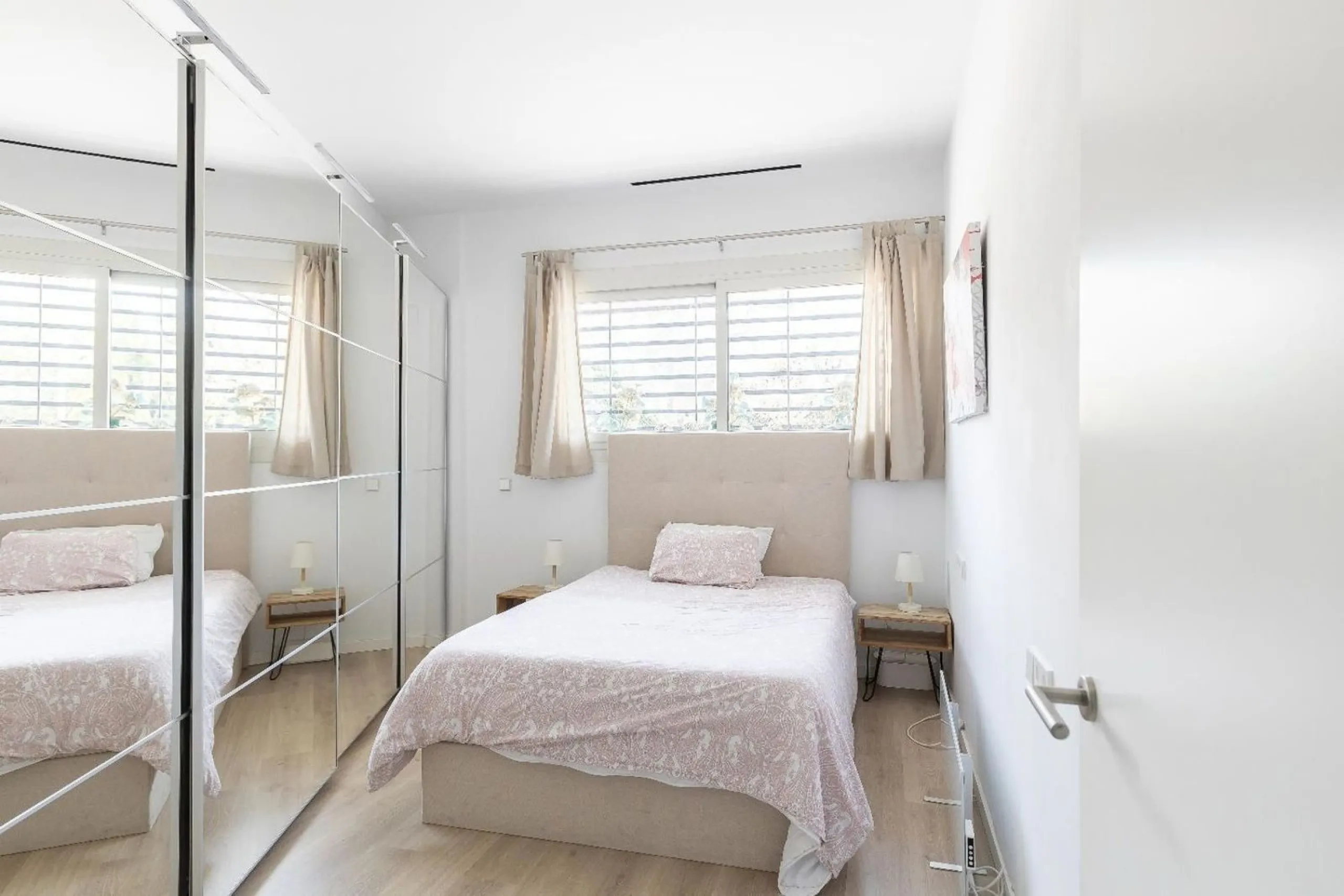 Moderno apartamento de 1 dormitorio con terraza y balcón en Poblenou, Barcelona