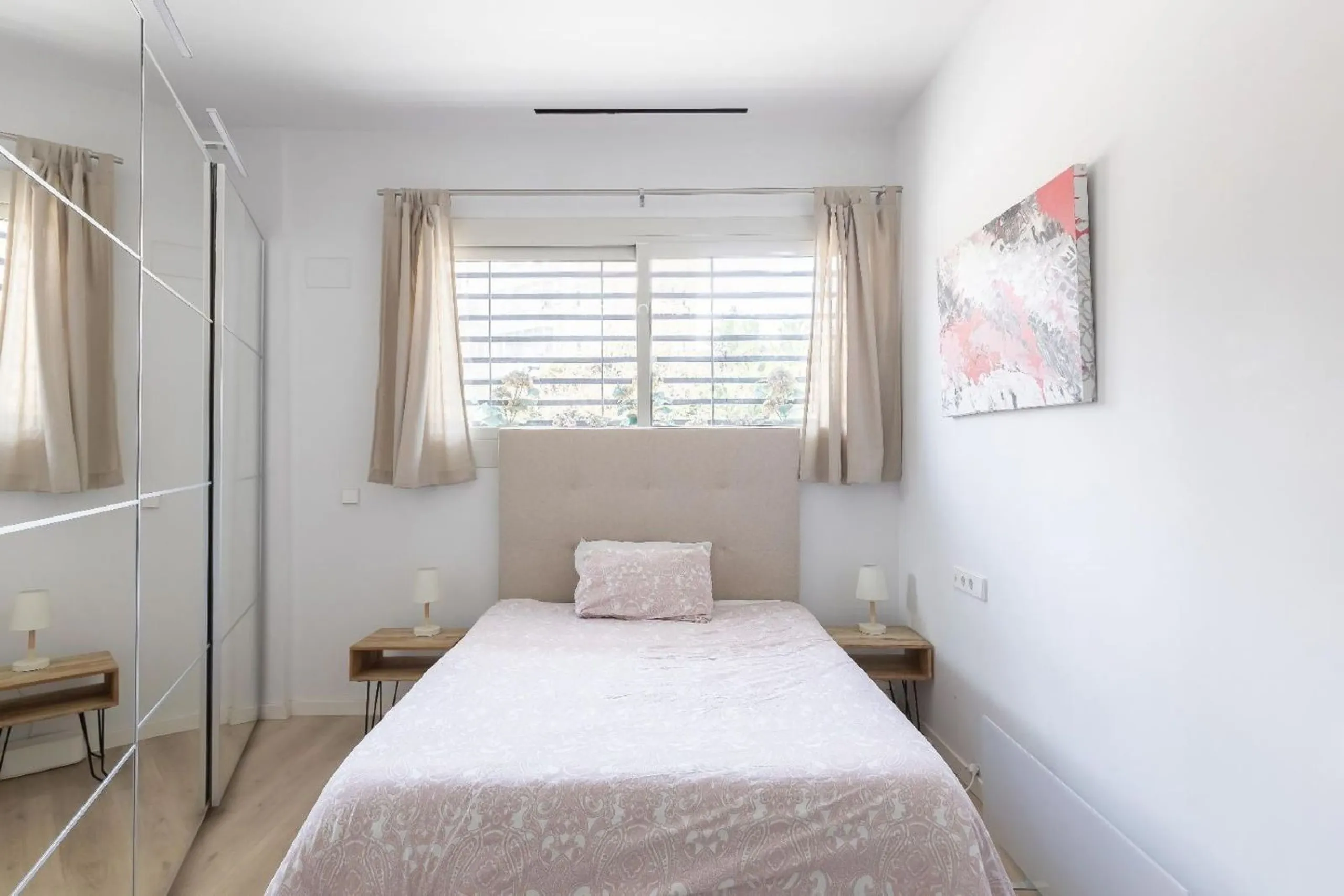 Moderno apartamento de 1 dormitorio con terraza y balcón en Poblenou, Barcelona