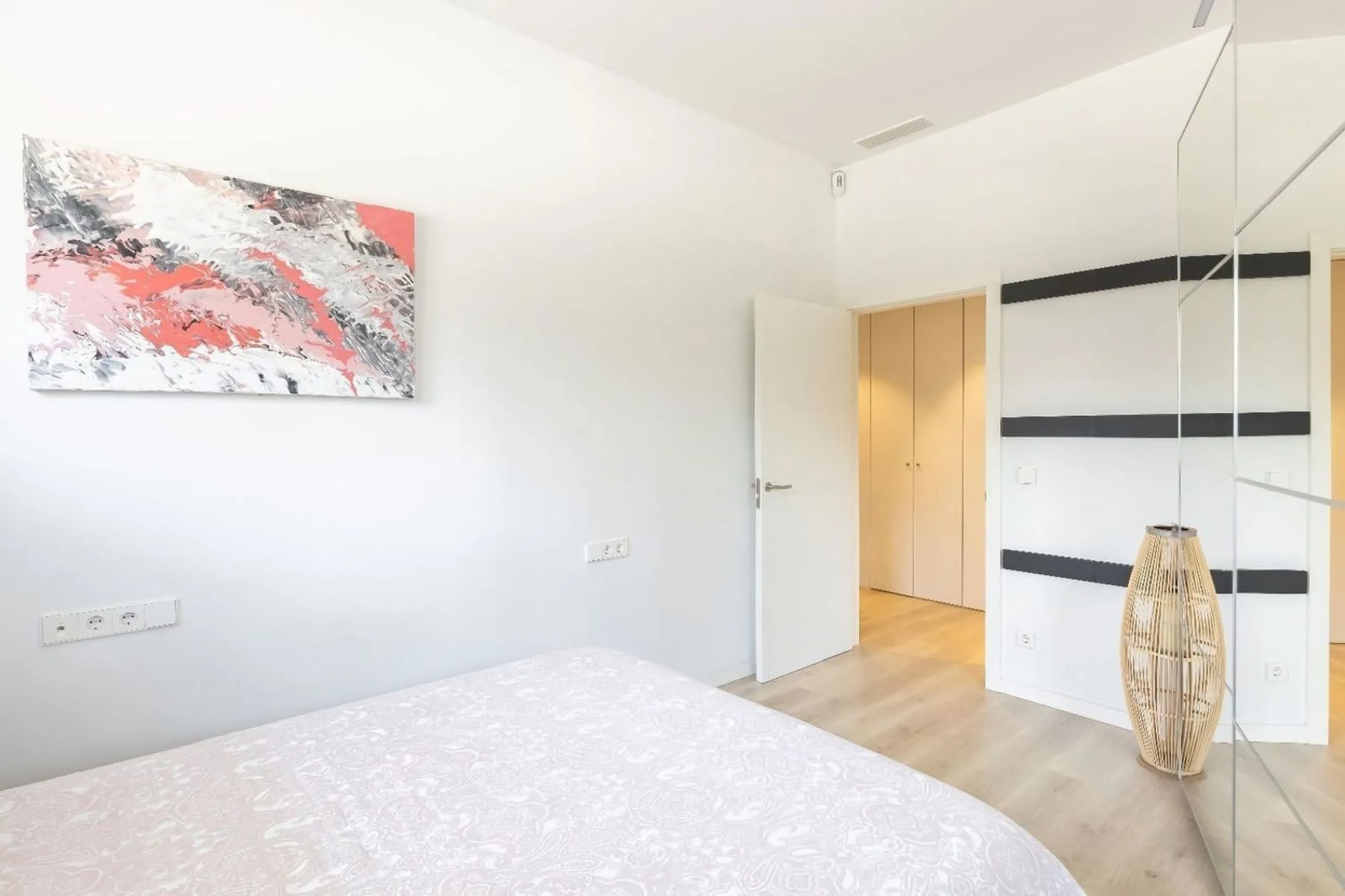 Moderno apartamento de 1 dormitorio con terraza y balcón en Poblenou, Barcelona