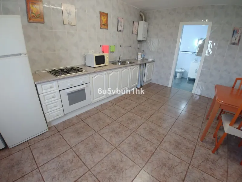Charming country property in Entrerríos, ideal for those seeking peace, nature, and good access. With an irrigated plot of 11,576 m² and three water points, this property offers multiple possibilities—as a permanent residence, a countryside retreat, or an