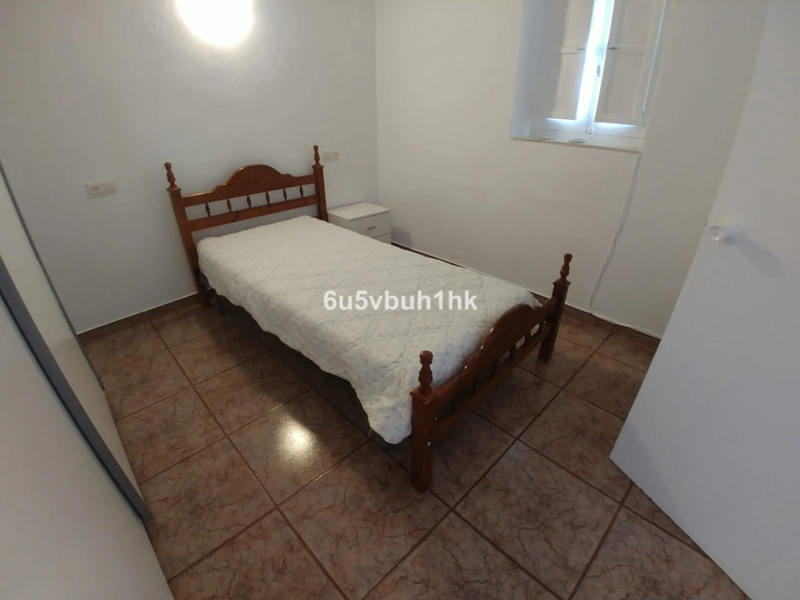 Charming country property in Entrerríos, ideal for those seeking peace, nature, and good access. With an irrigated plot of 11,576 m² and three water points, this property offers multiple possibilities—as a permanent residence, a countryside retreat, or an